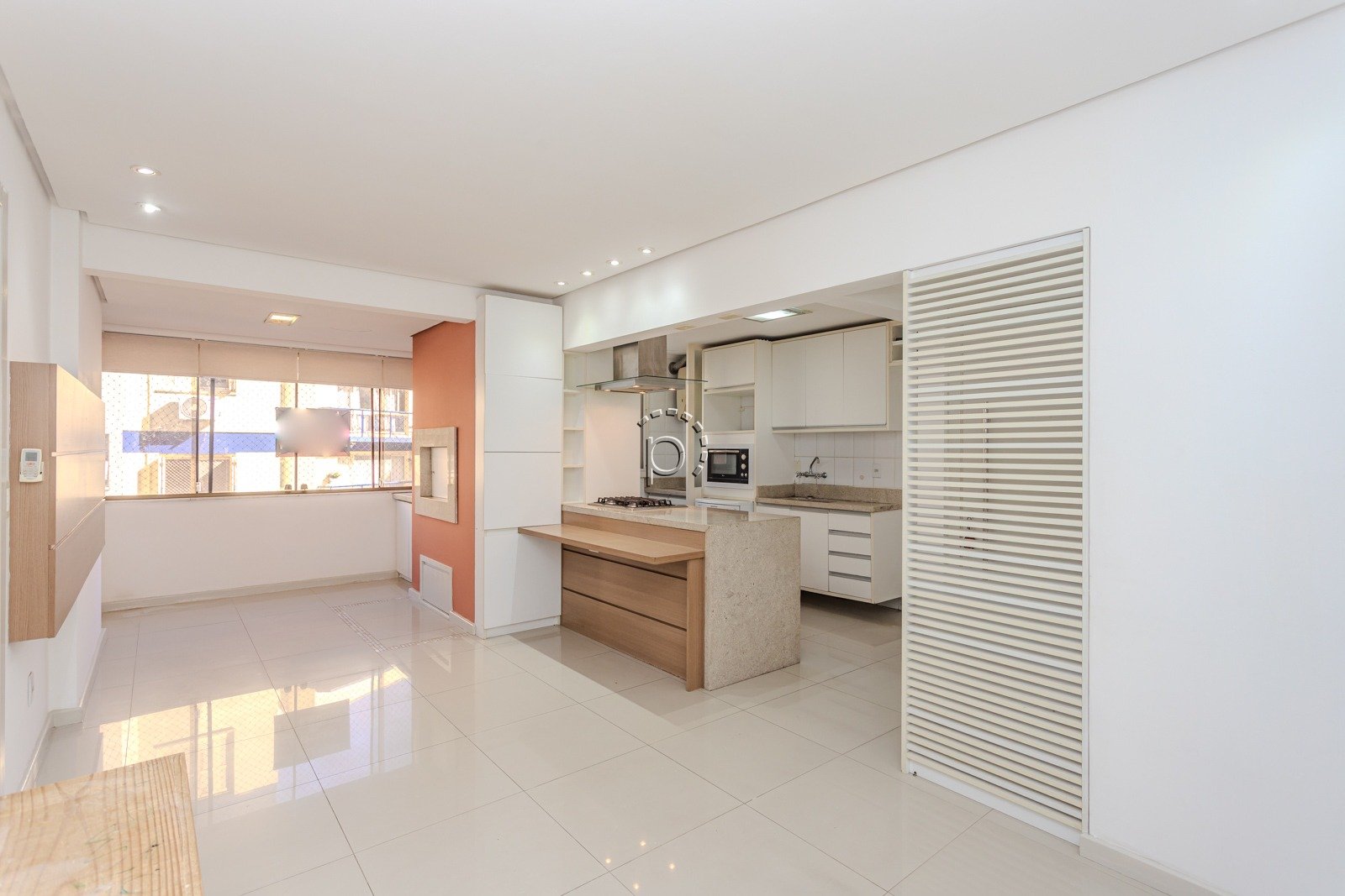 Apartamento para alugar com 77m², 3 quartos, 1 suíte, 1 vaga no bairro Tristeza em Porto Alegre - Foto 2