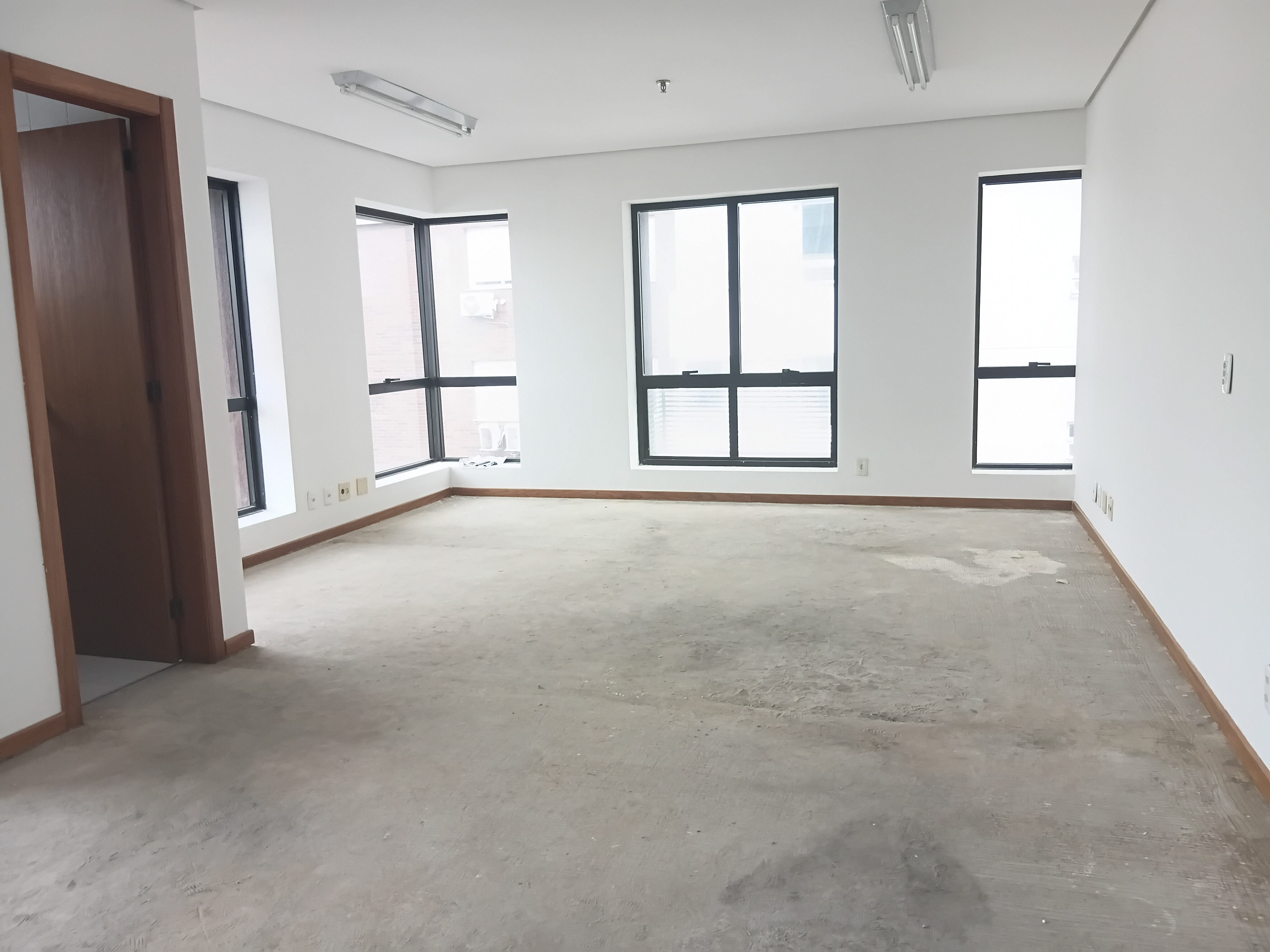 Sala para alugar com 38m² no bairro Menino Deus em Porto Alegre - Foto 3