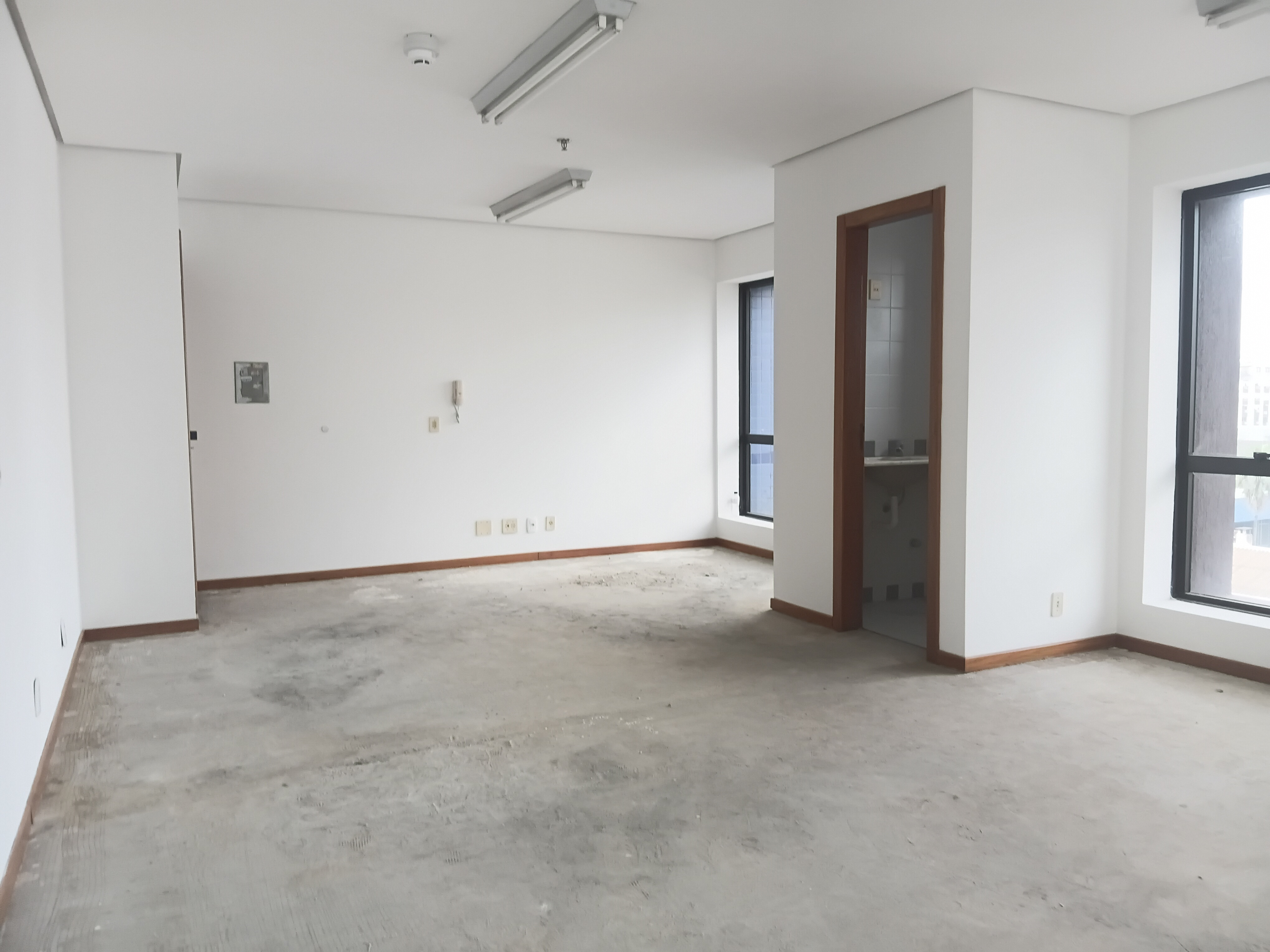 Sala para alugar com 38m² no bairro Menino Deus em Porto Alegre - Foto 4