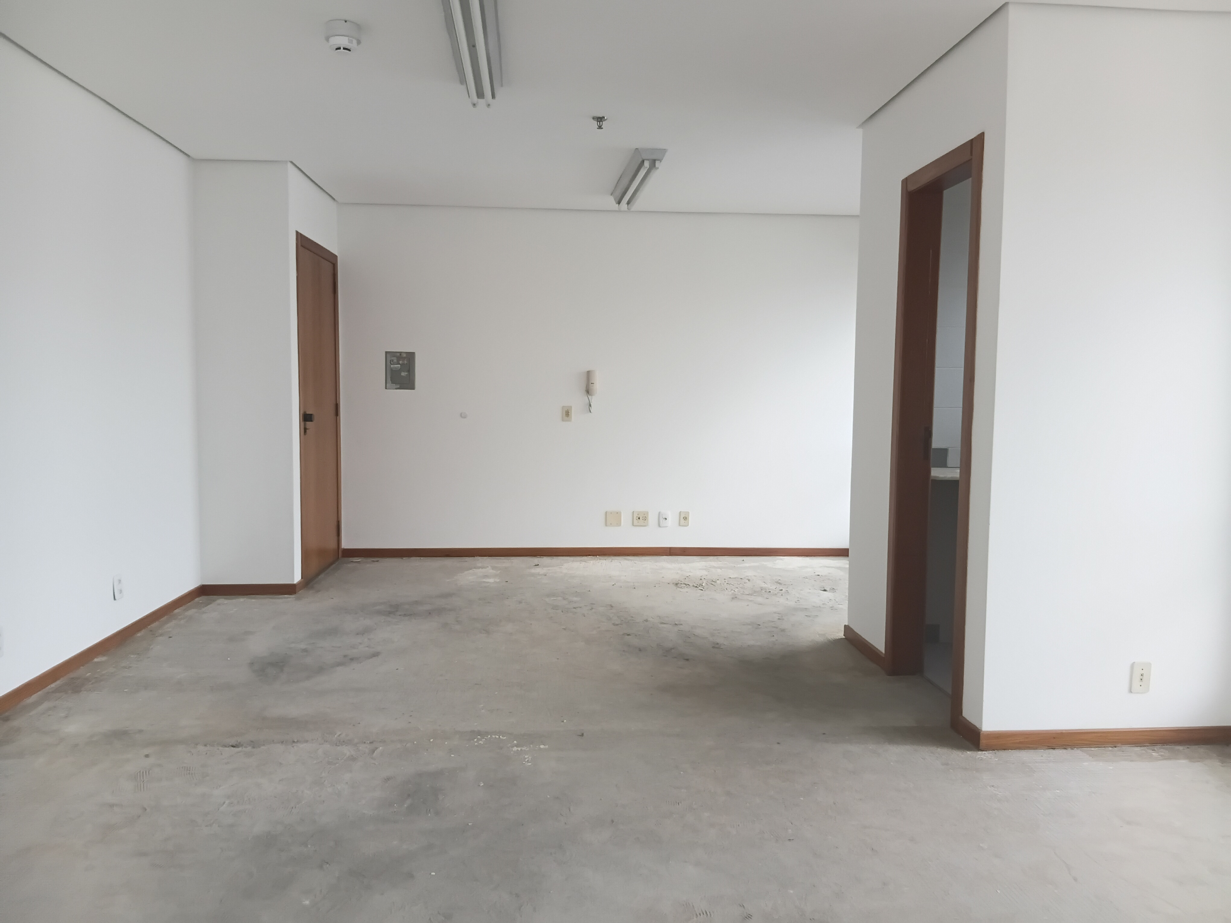 Sala para alugar com 38m² no bairro Menino Deus em Porto Alegre - Foto 5
