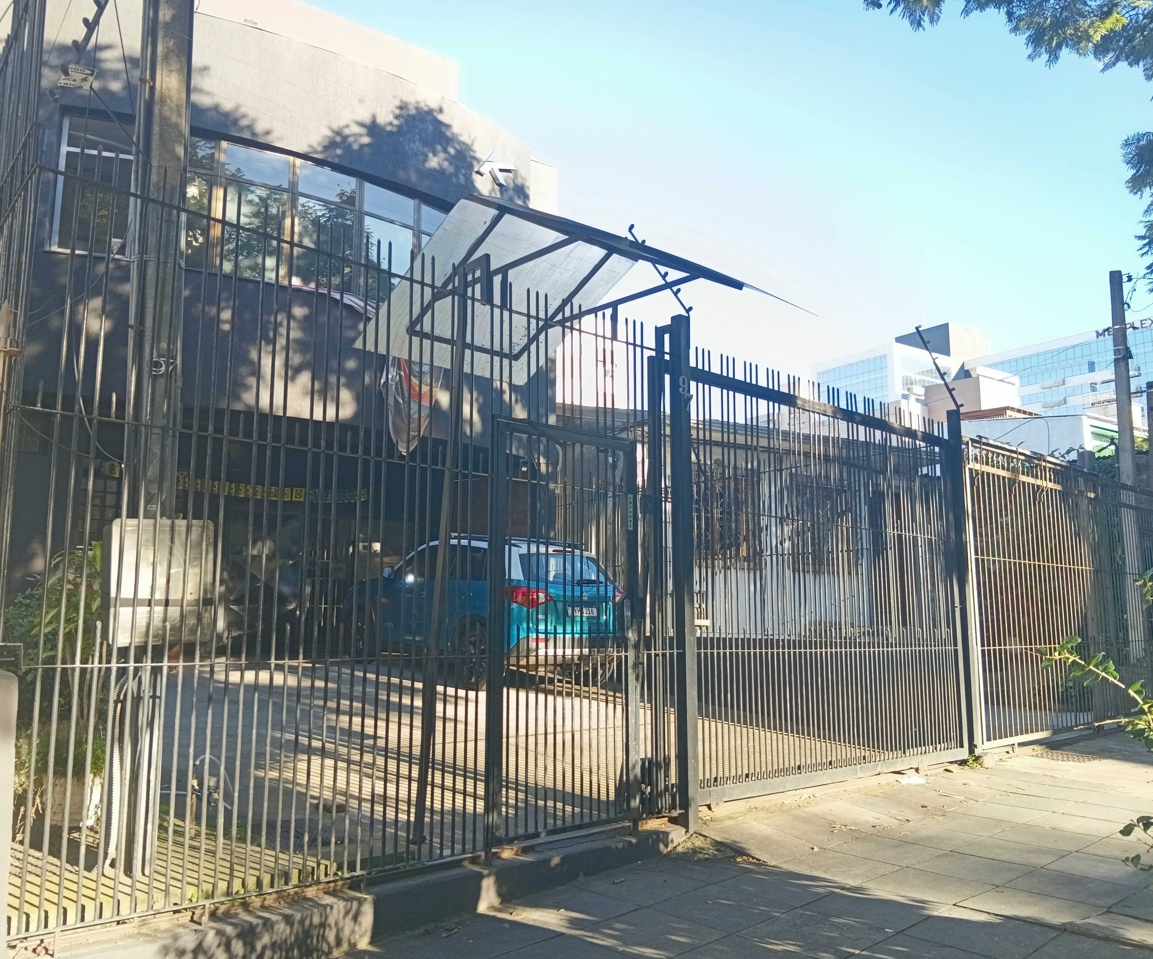 Prédio Comercial para alugar com 530m², 4 vagas no bairro Santana em Porto Alegre