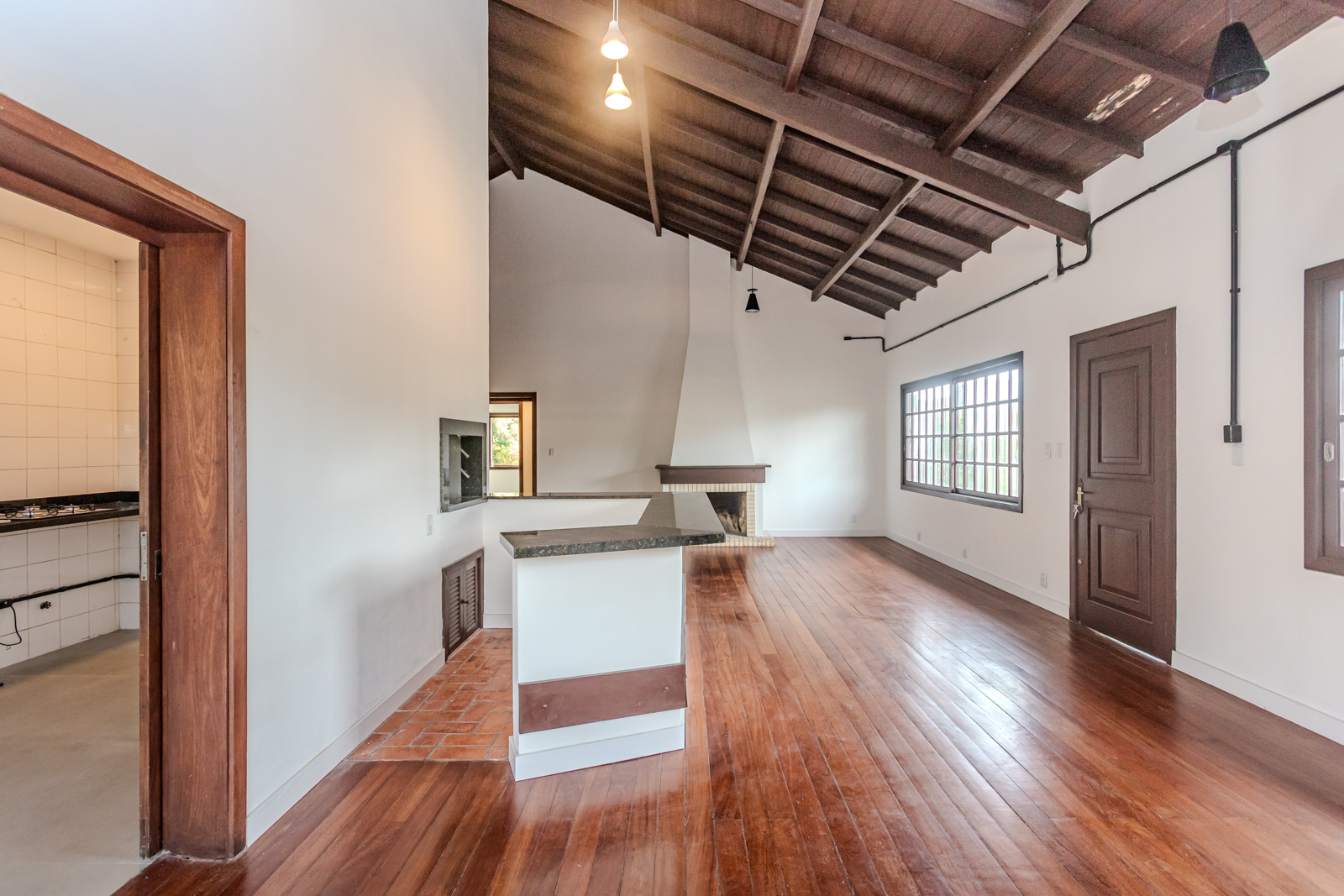 Casa para alugar com 250m², 3 quartos no bairro Camaquã em Porto Alegre - Foto 2