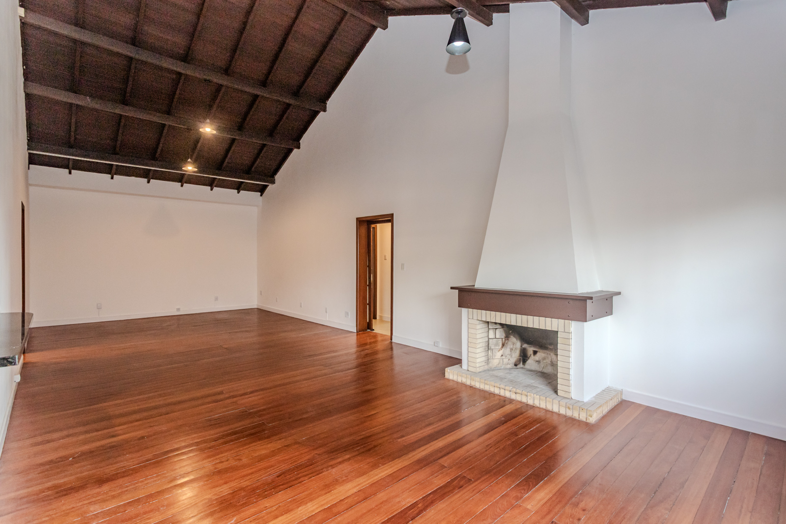 Casa para alugar com 250m², 3 quartos no bairro Camaquã em Porto Alegre - Foto 5