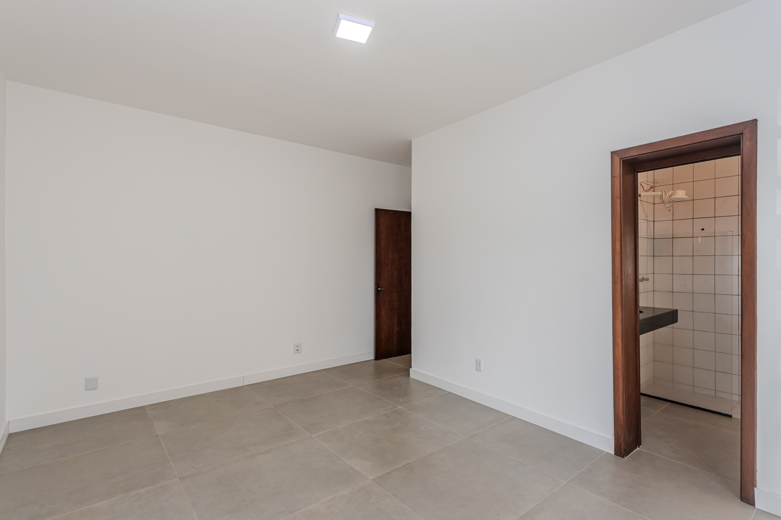 Casa para alugar com 250m², 3 quartos no bairro Camaquã em Porto Alegre - Foto 8
