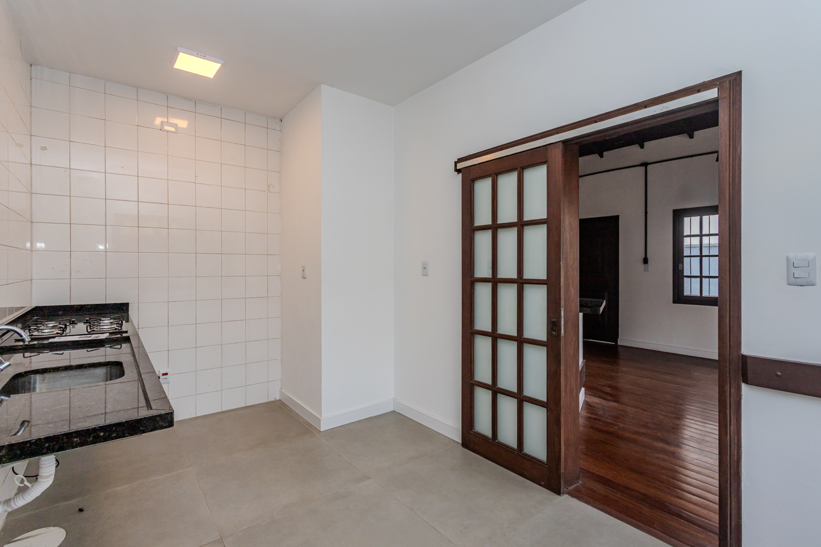 Casa para alugar com 250m², 3 quartos no bairro Camaquã em Porto Alegre - Foto 18