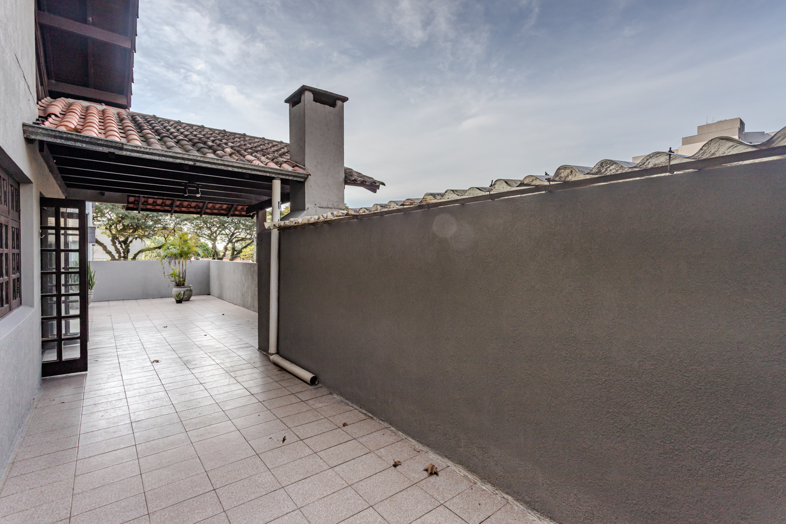 Casa para alugar com 250m², 3 quartos no bairro Camaquã em Porto Alegre - Foto 24