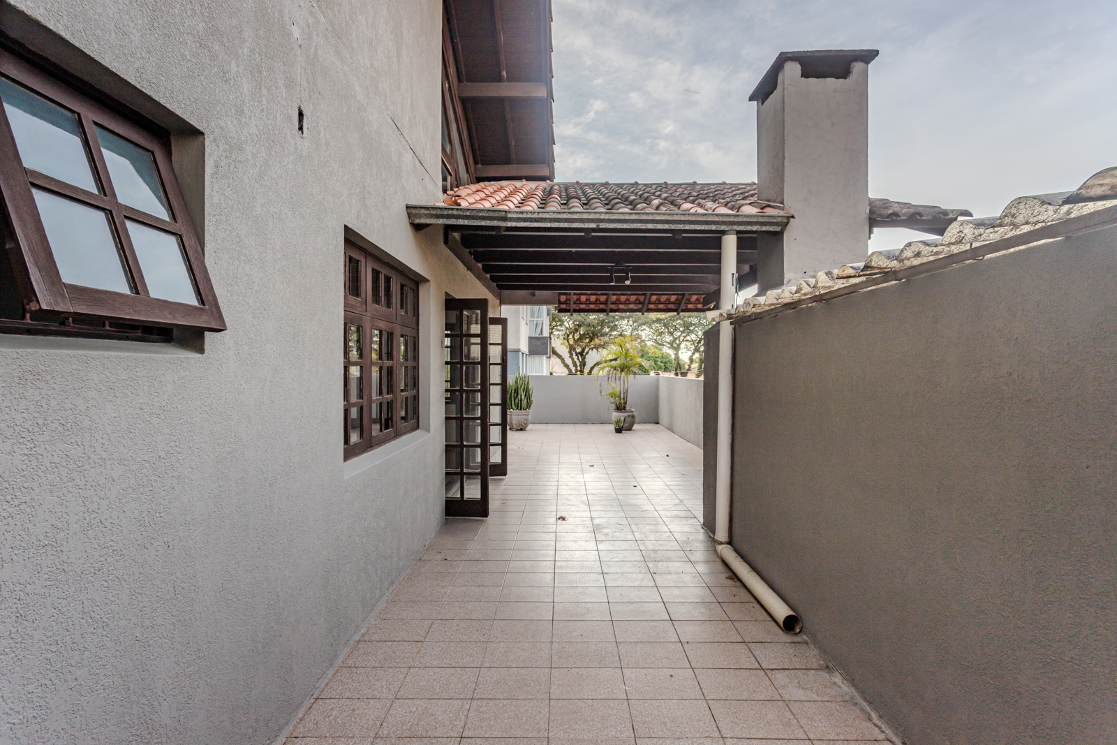 Casa para alugar com 250m², 3 quartos no bairro Camaquã em Porto Alegre - Foto 25