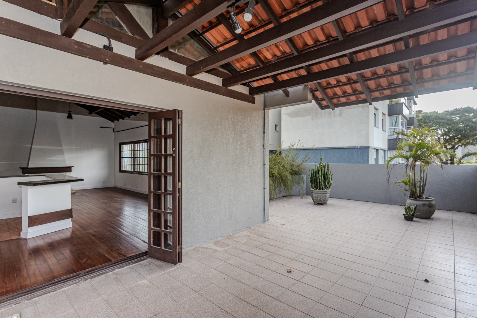 Casa para alugar com 250m², 3 quartos no bairro Camaquã em Porto Alegre - Foto 27