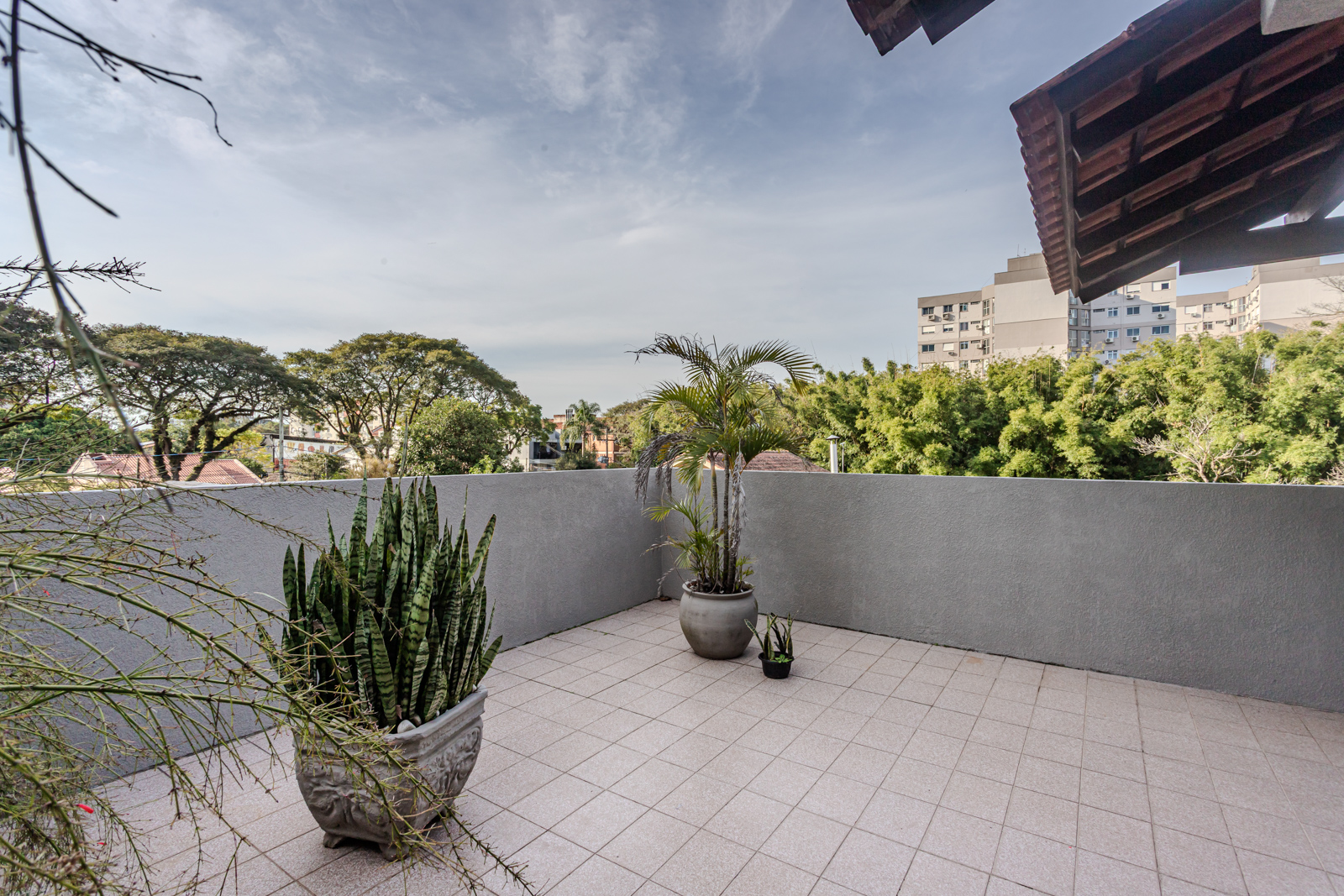 Casa para alugar com 250m², 3 quartos no bairro Camaquã em Porto Alegre - Foto 31