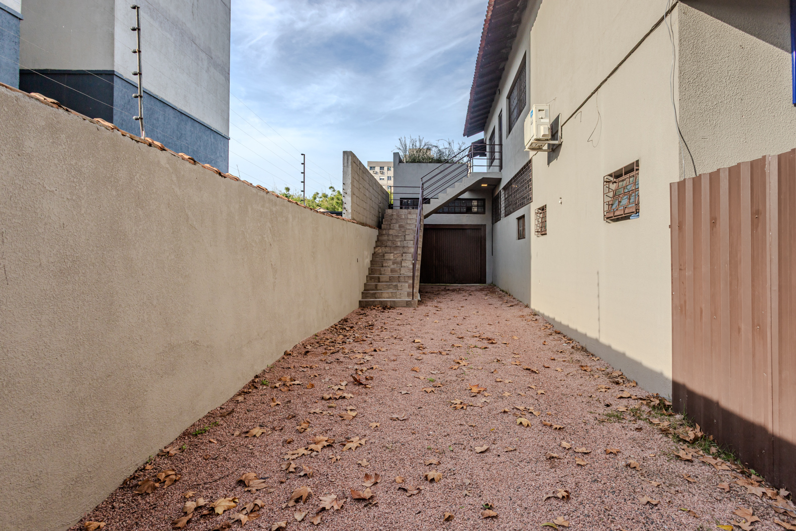 Casa para alugar com 250m², 3 quartos no bairro Camaquã em Porto Alegre - Foto 34