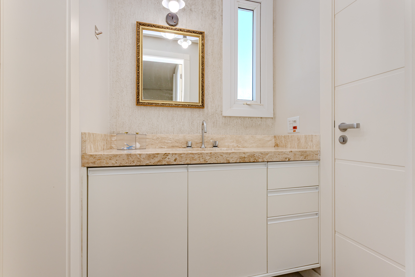 Apartamento à venda com 124m², 3 quartos, 3 suítes, 2 vagas no bairro Tristeza em Porto Alegre - Foto 32