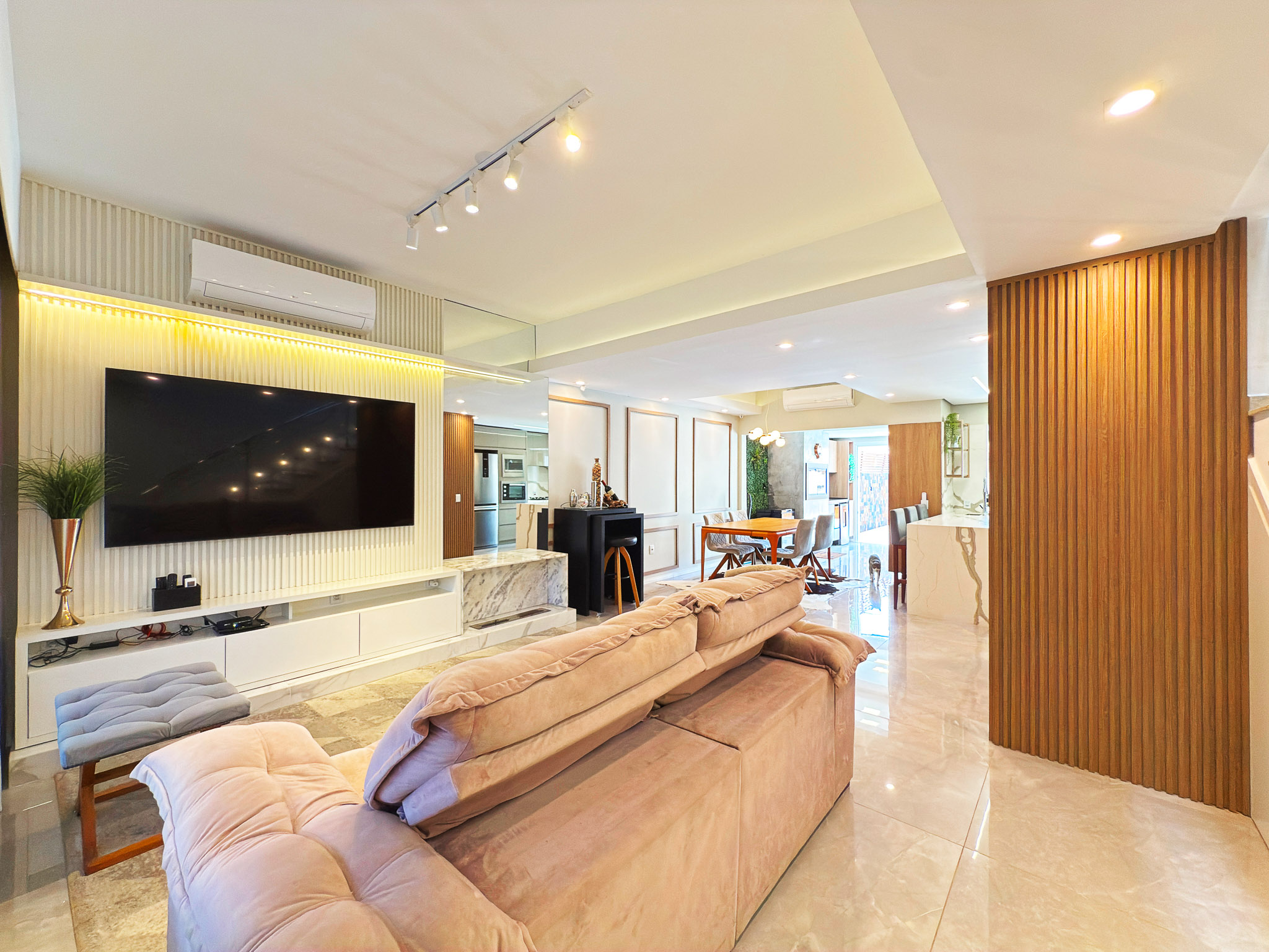 Casa à venda com 170m², 3 quartos, 1 suíte, 2 vagas no bairro Hípica em Porto Alegre - Foto 5