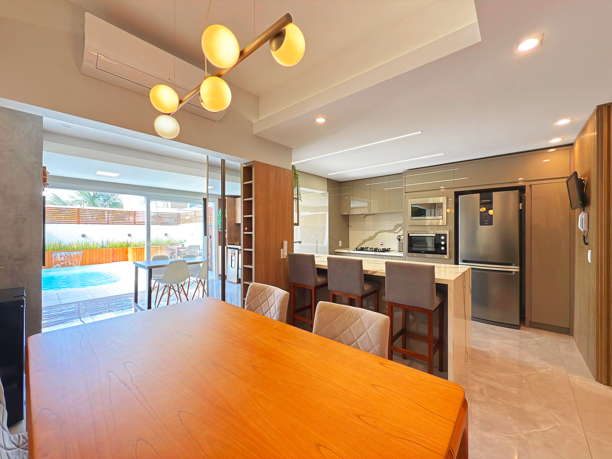 Casa à venda com 170m², 3 quartos, 1 suíte, 2 vagas no bairro Hípica em Porto Alegre - Foto 14