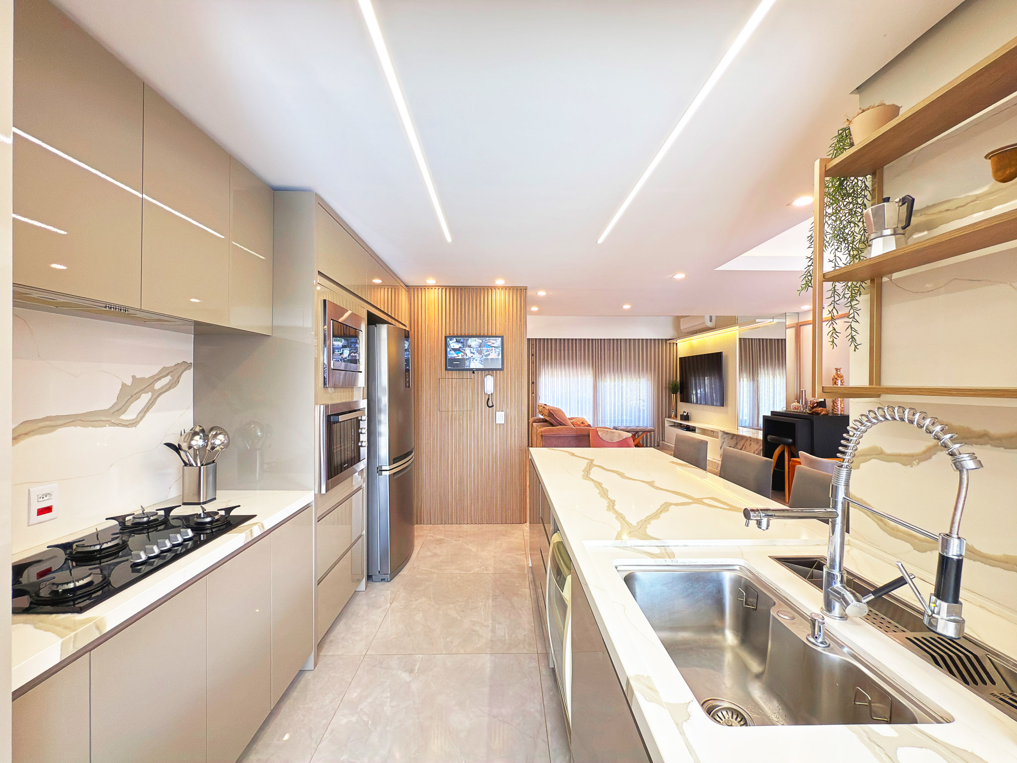 Casa à venda com 170m², 3 quartos, 1 suíte, 2 vagas no bairro Hípica em Porto Alegre - Foto 15