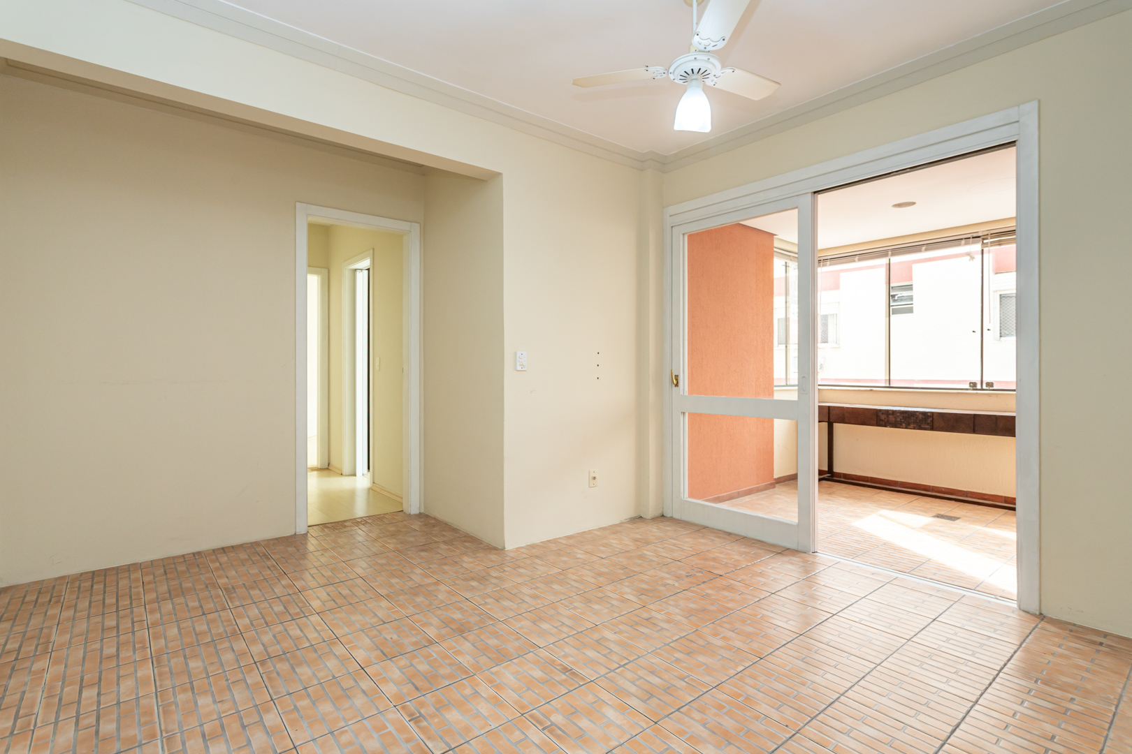 Apartamento à venda com 62m², 2 quartos, 1 vaga no bairro Tristeza em Porto Alegre - Foto 2