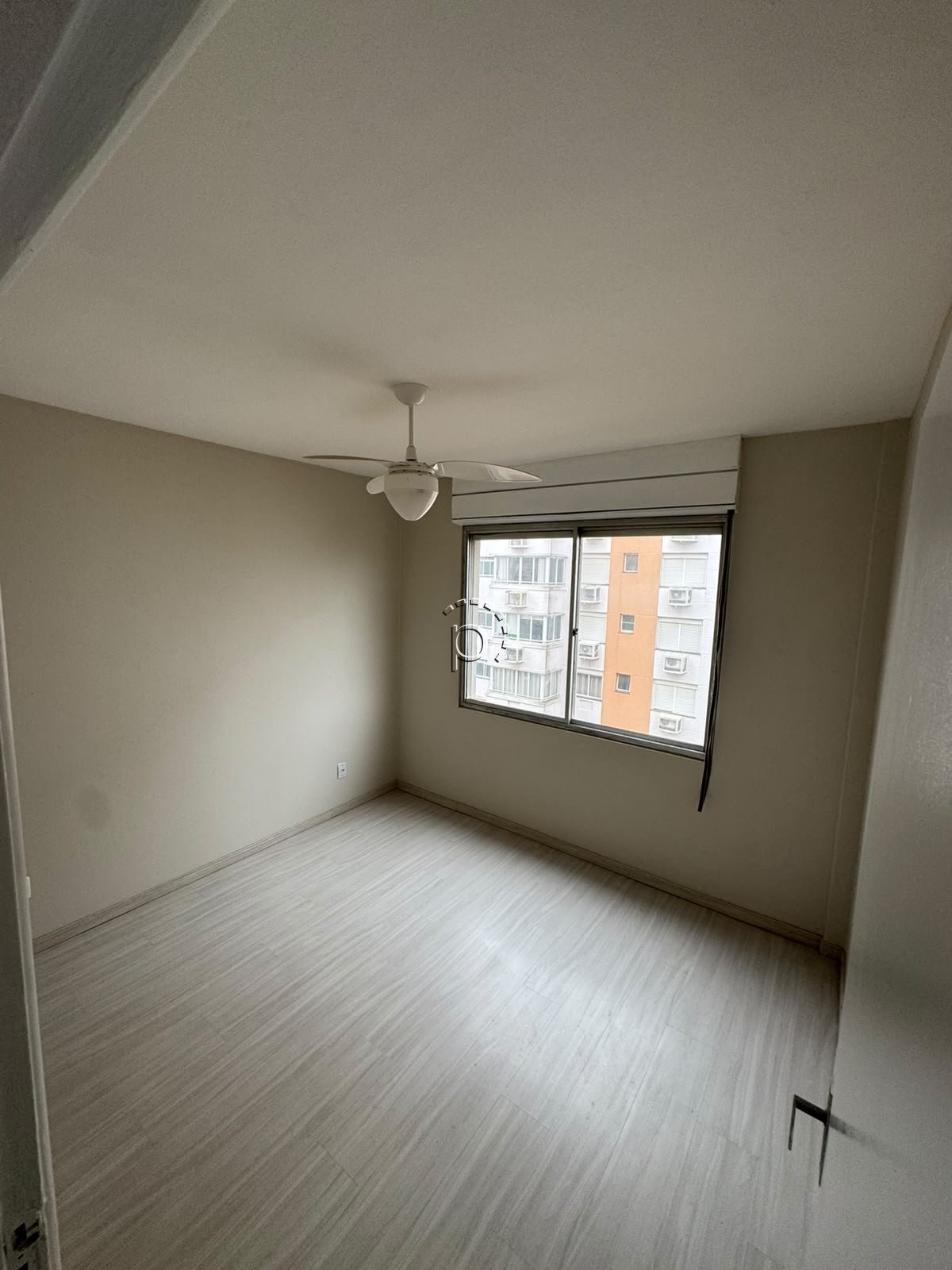 Apartamento à venda com 40m², 1 quarto no bairro Tristeza em Porto Alegre
