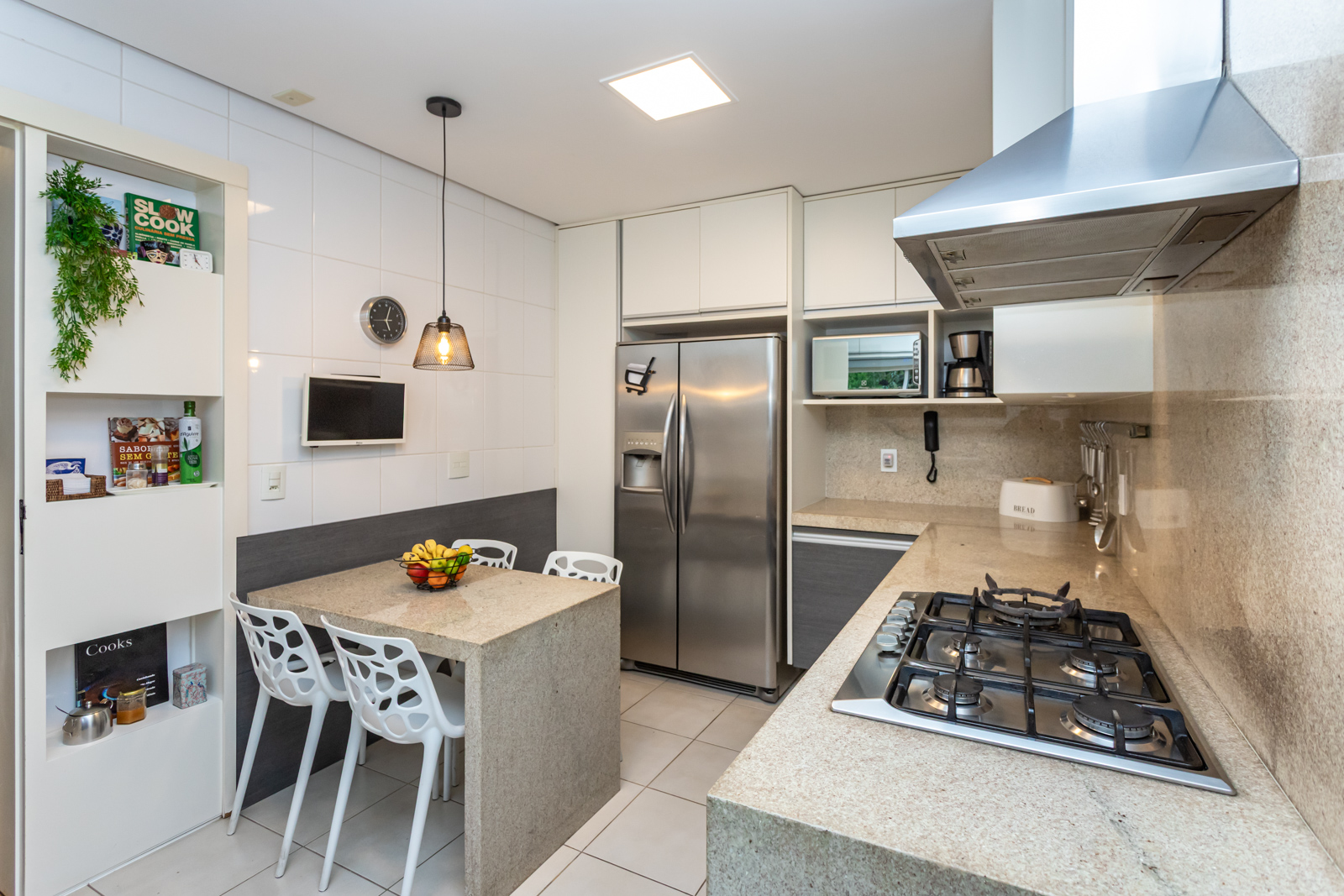 Casa em Condomínio à venda com 311m², 4 quartos, 4 suítes no bairro Agronomia em Porto Alegre - Foto 15