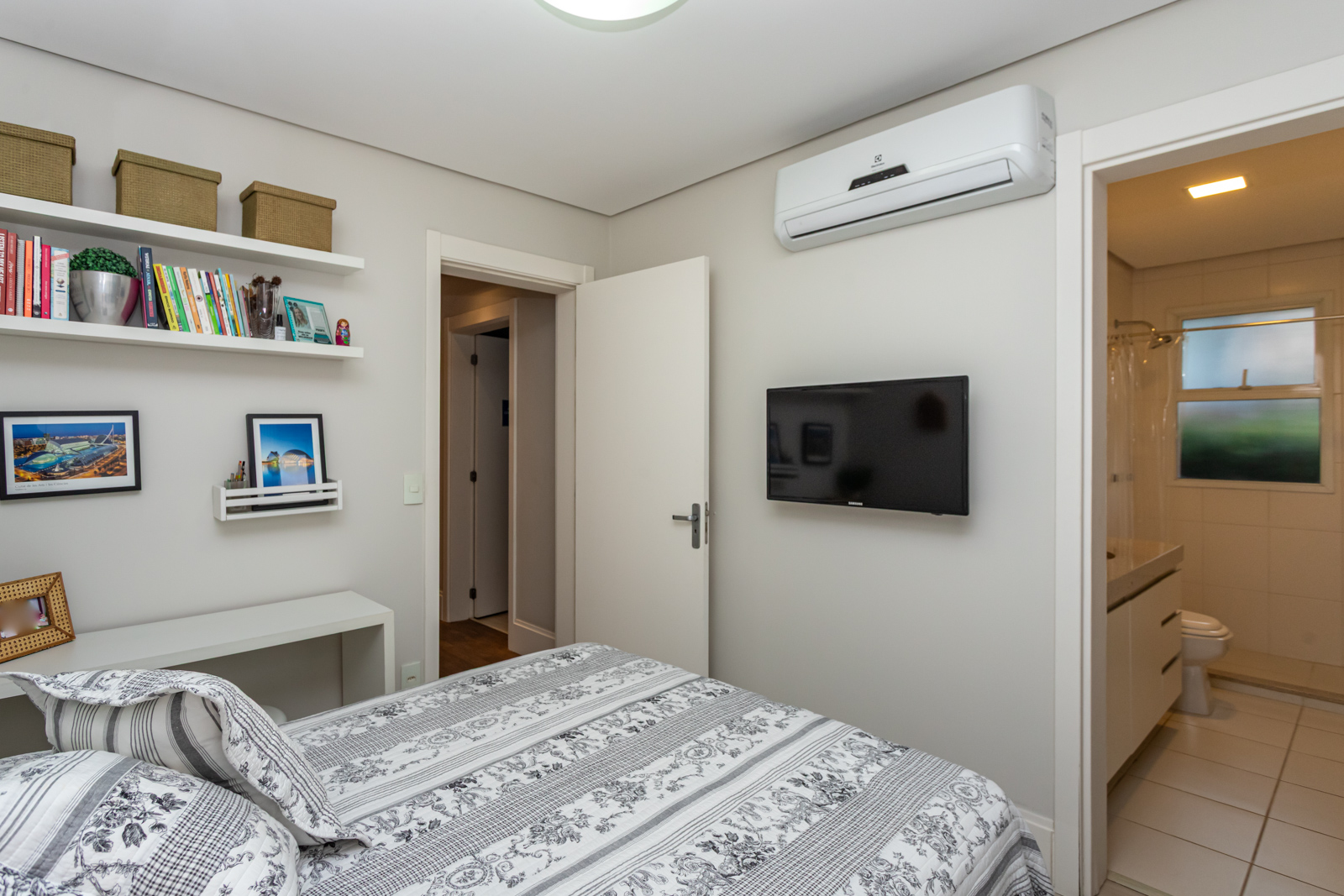Casa em Condomínio à venda com 311m², 4 quartos, 4 suítes no bairro Agronomia em Porto Alegre - Foto 20