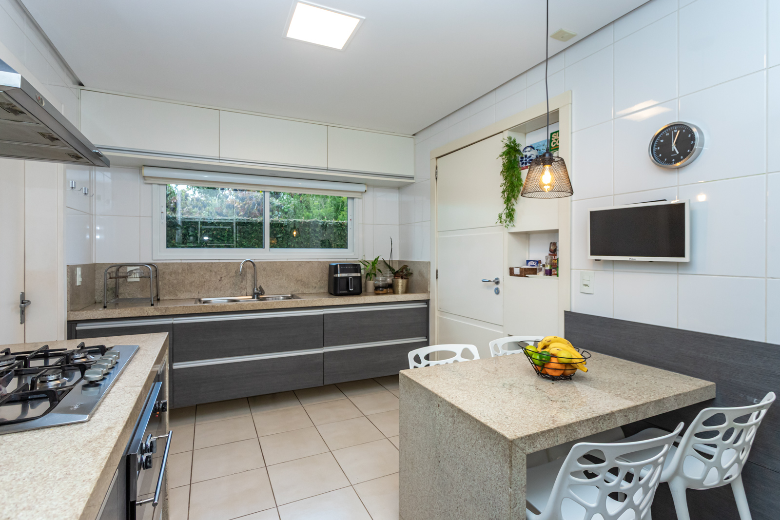 Casa em Condomínio à venda com 311m², 4 quartos, 4 suítes no bairro Agronomia em Porto Alegre - Foto 34