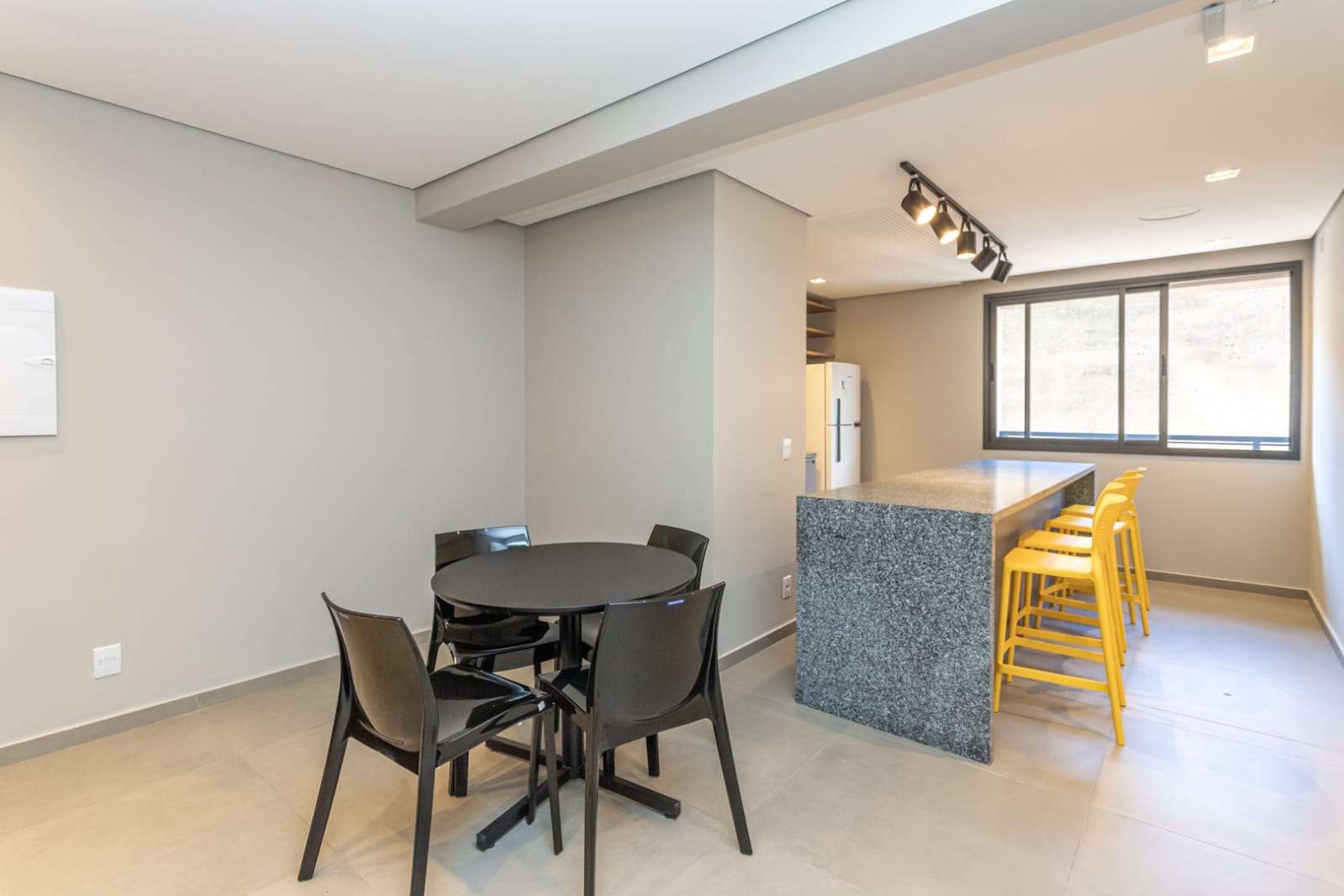 Apartamento à venda com 34m², 1 quarto, 1 vaga no bairro Floresta em Porto Alegre - Foto 38