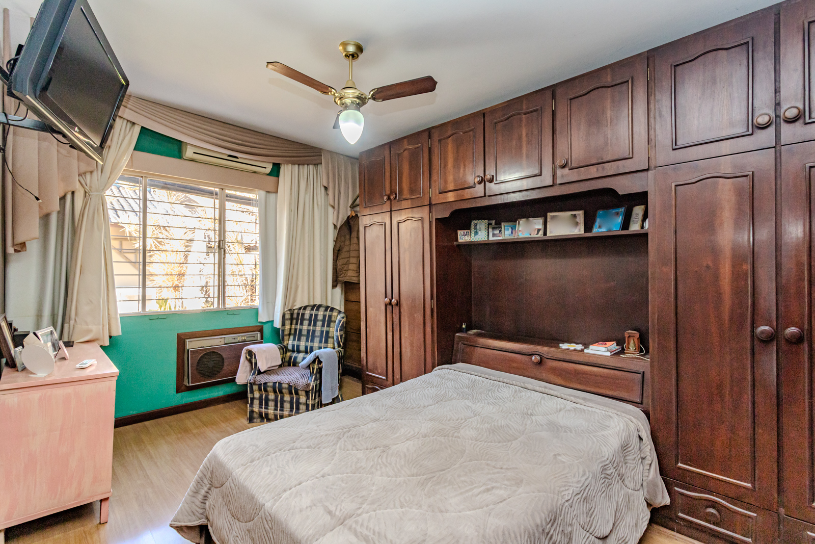 Casa à venda com 330m², 3 quartos, 2 vagas no bairro Tristeza em Porto Alegre - Foto 3