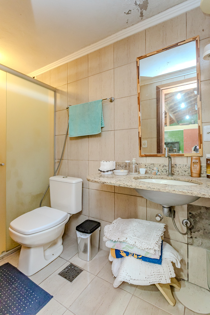 Casa à venda com 330m², 3 quartos, 2 vagas no bairro Tristeza em Porto Alegre - Foto 14