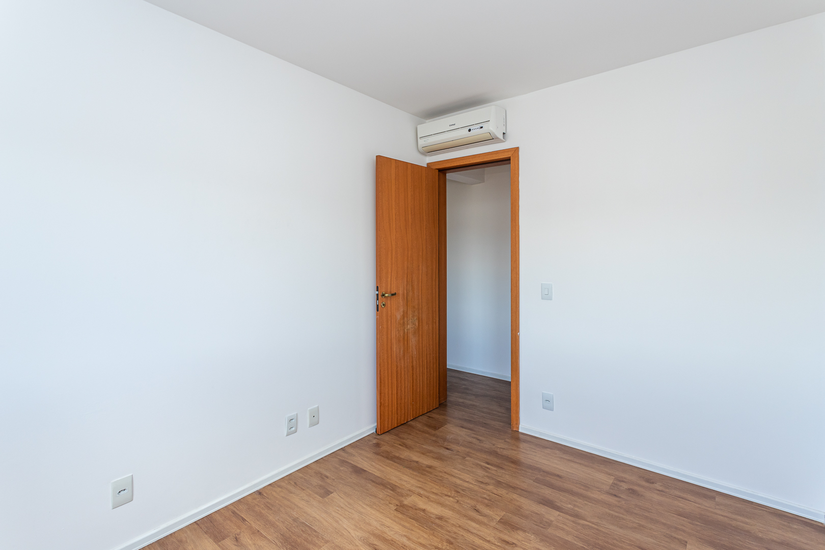 Apartamento para alugar com 93m², 3 quartos no bairro Tristeza em Porto Alegre - Foto 14