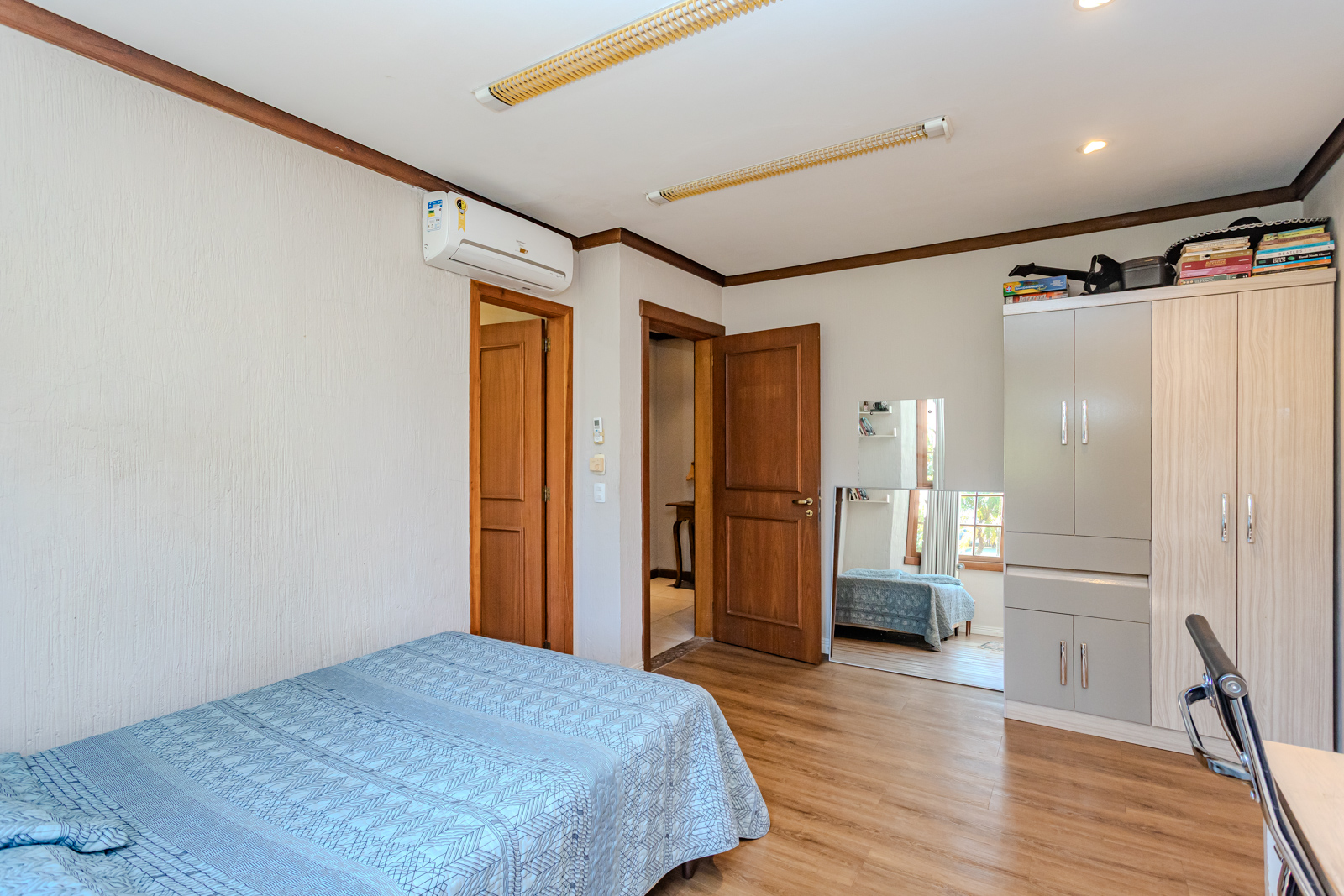 Casa em Condomínio à venda com 385m², 6 quartos, 4 suítes, 5 vagas no bairro Terra Ville em Porto Alegre - Foto 49