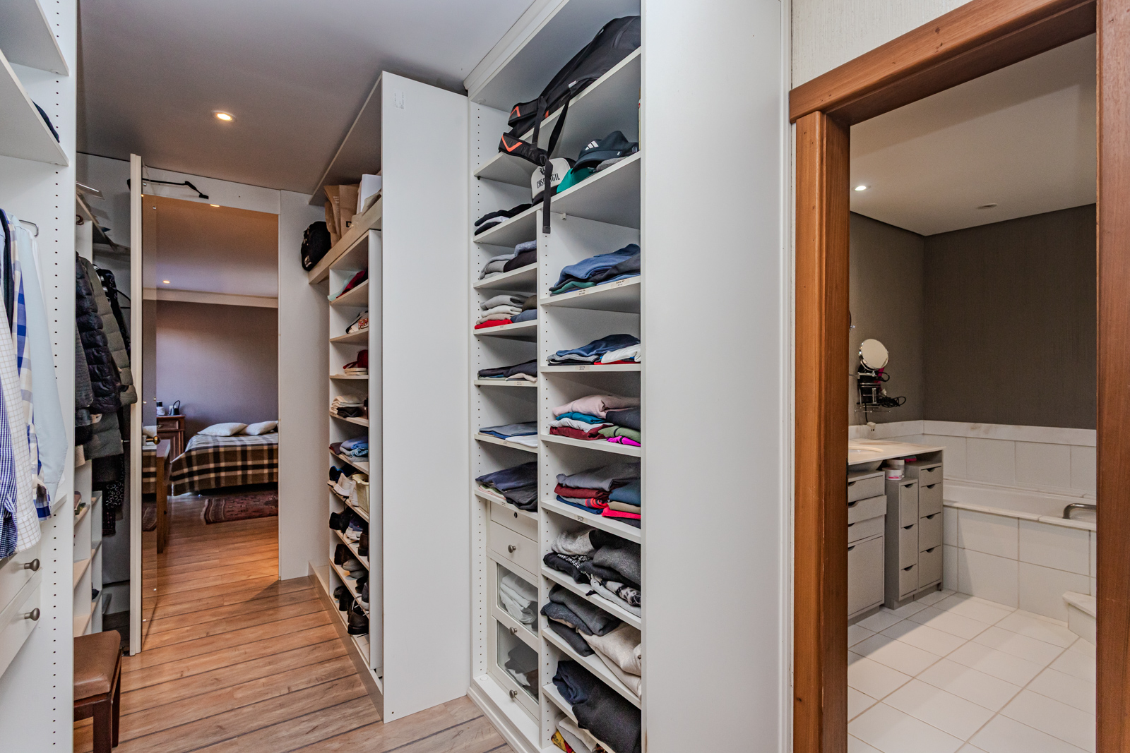 Casa em Condomínio à venda com 385m², 6 quartos, 4 suítes, 5 vagas no bairro Terra Ville em Porto Alegre - Foto 40