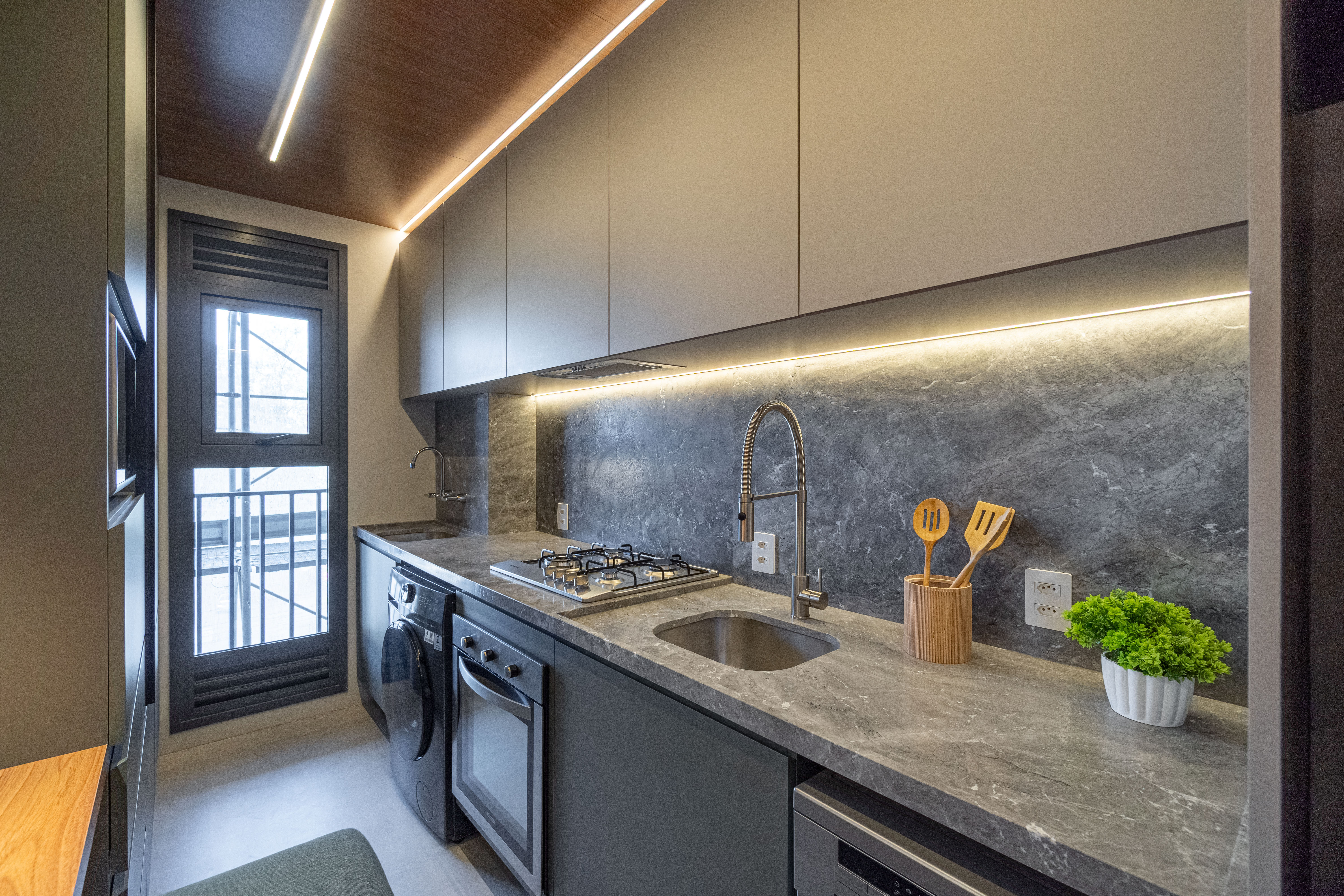Apartamento à venda com 61m², 2 quartos, 1 suíte, 1 vaga no bairro Praia de Belas em Porto Alegre - Foto 18