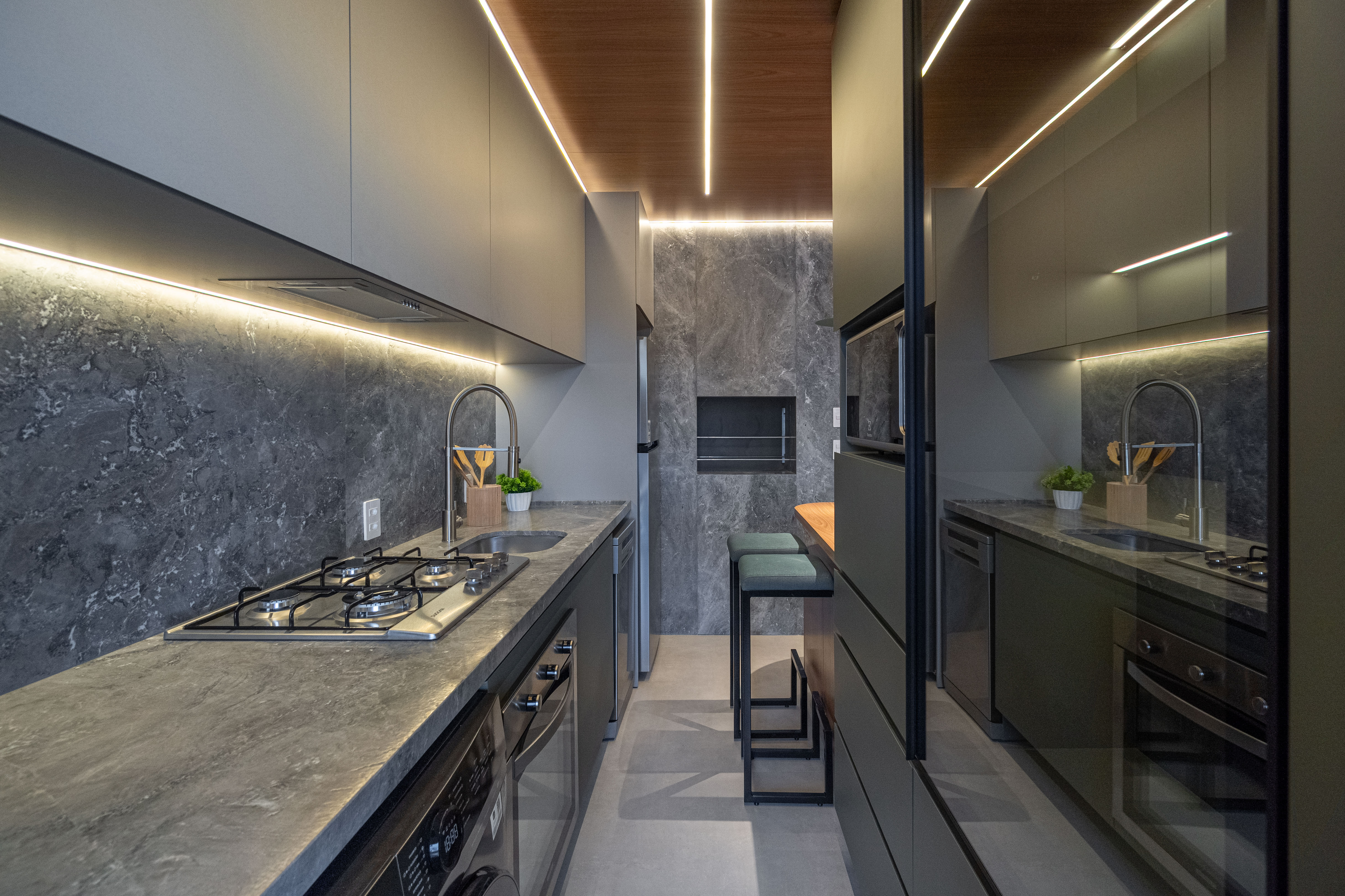 Apartamento à venda com 61m², 2 quartos, 1 suíte, 1 vaga no bairro Praia de Belas em Porto Alegre - Foto 16
