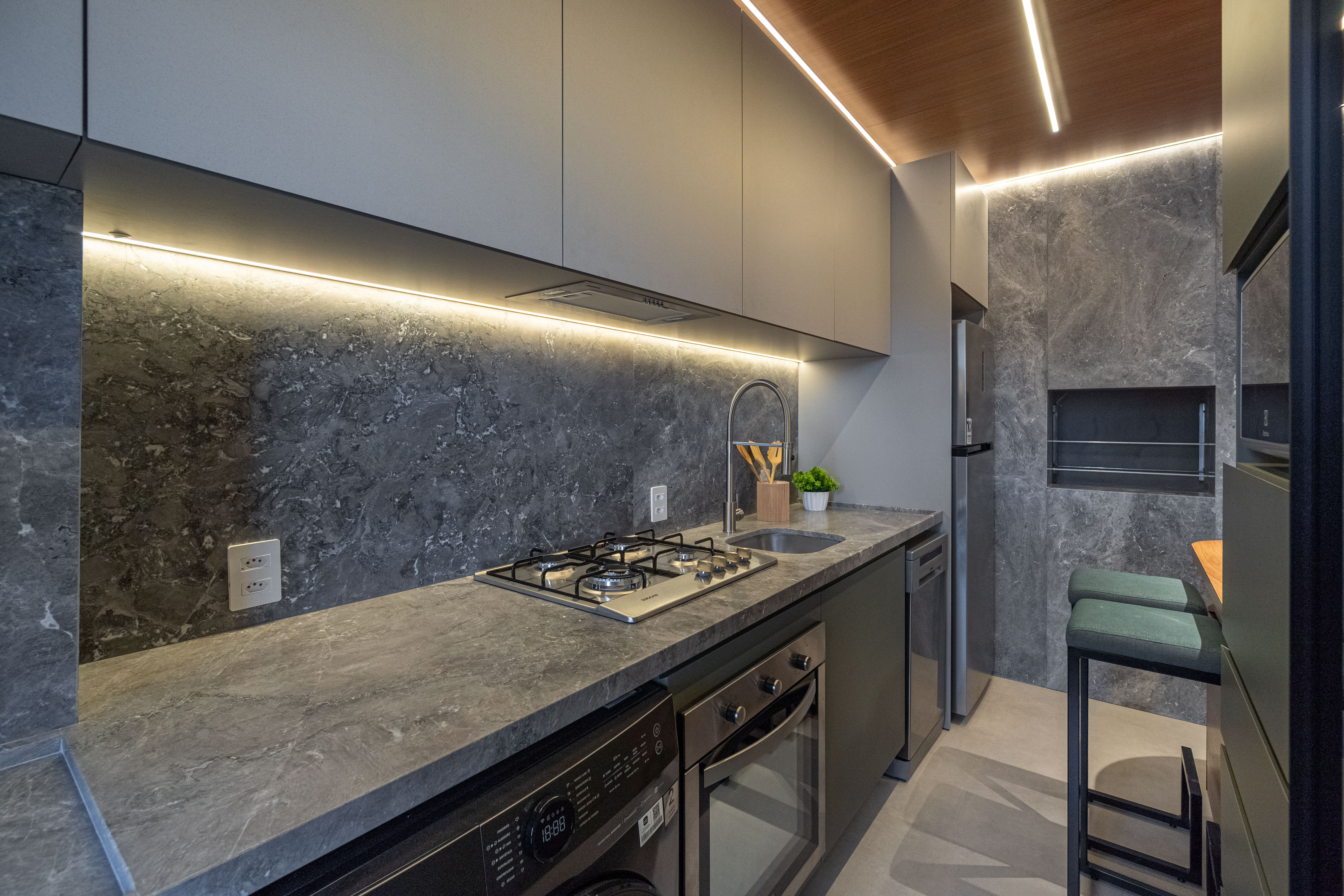 Apartamento à venda com 61m², 2 quartos, 1 suíte, 1 vaga no bairro Praia de Belas em Porto Alegre - Foto 17