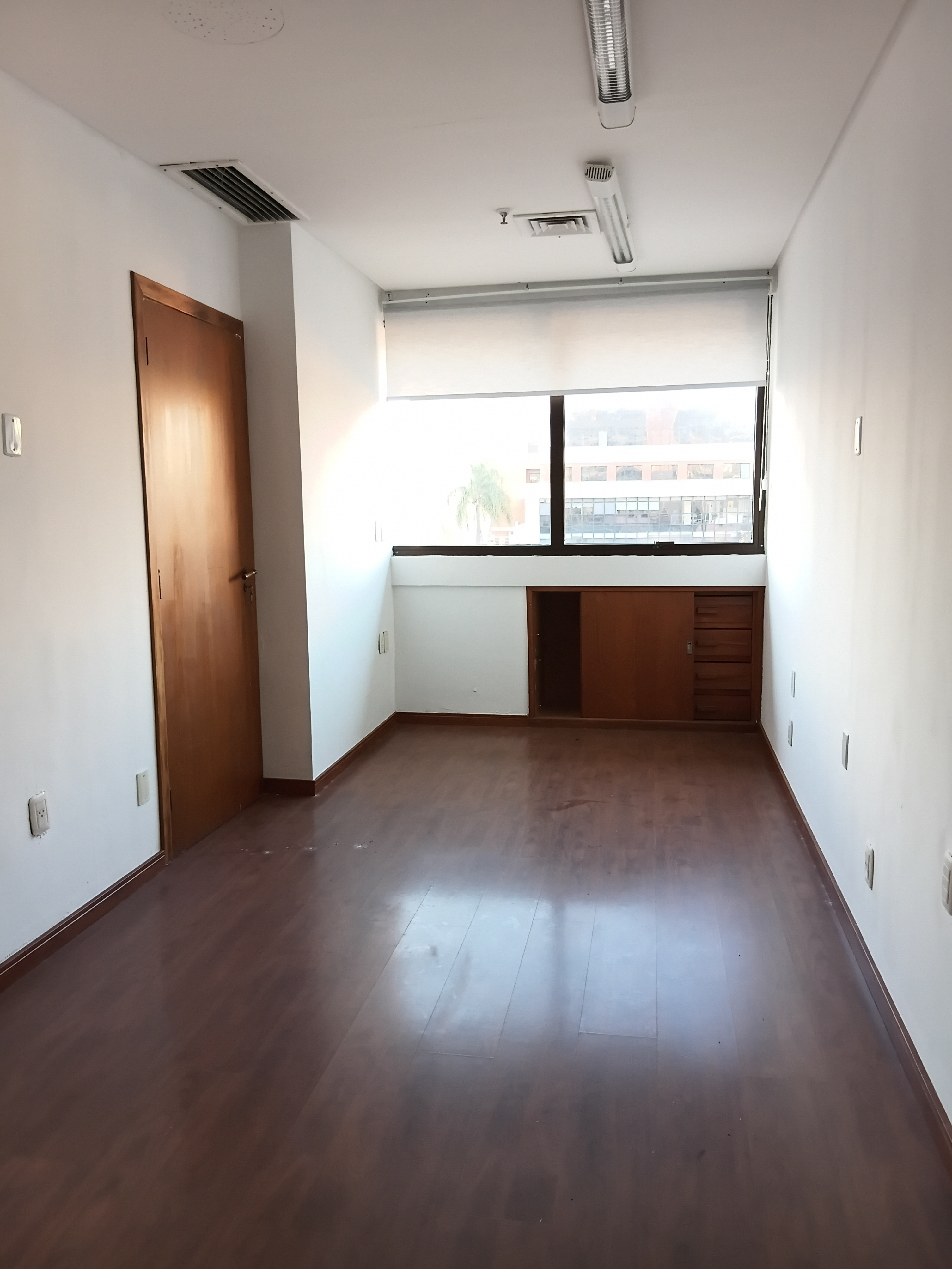Sala para alugar com 95m² no bairro Menino Deus em Porto Alegre - Foto 10