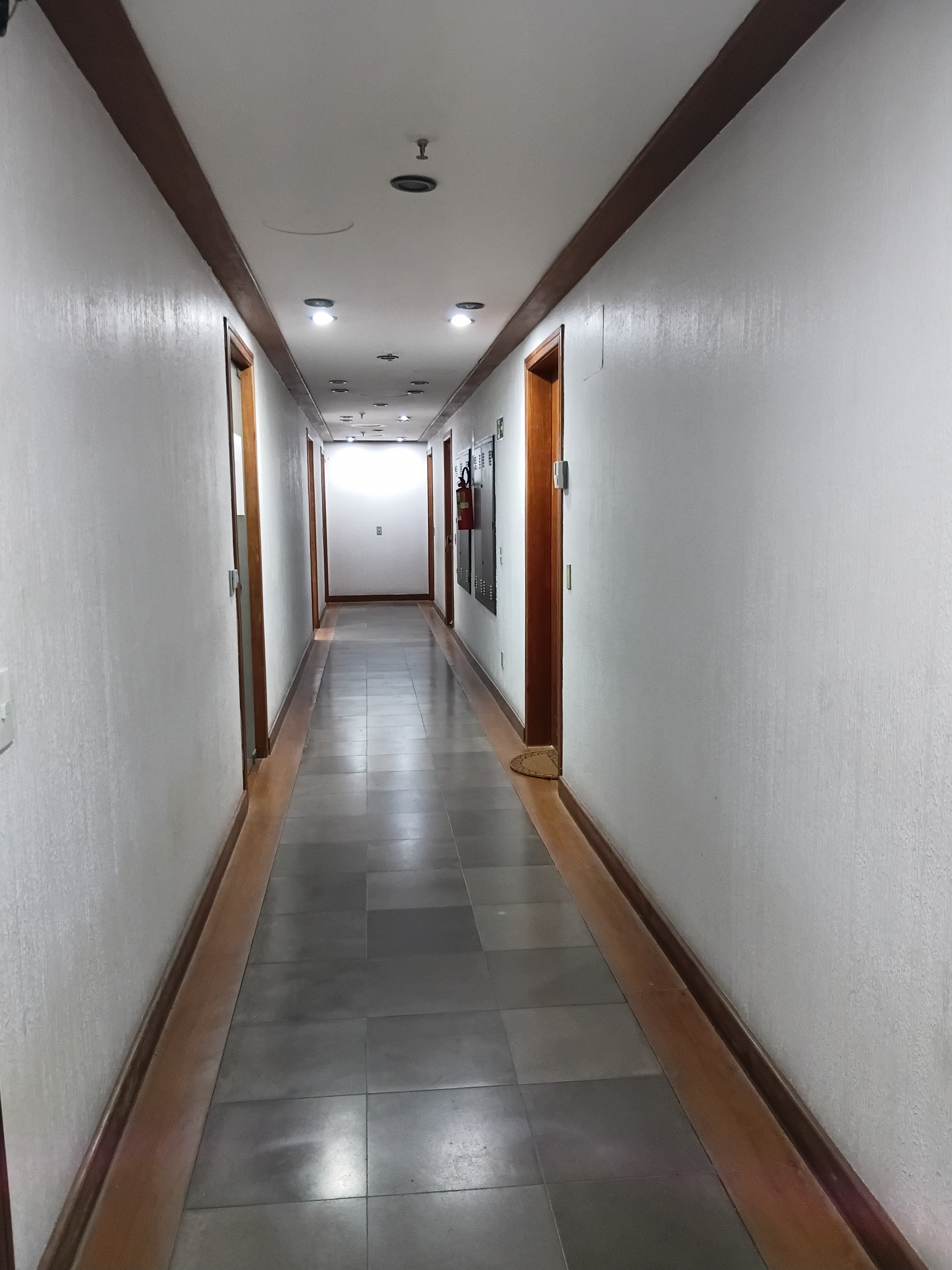Sala para alugar com 95m² no bairro Menino Deus em Porto Alegre - Foto 16