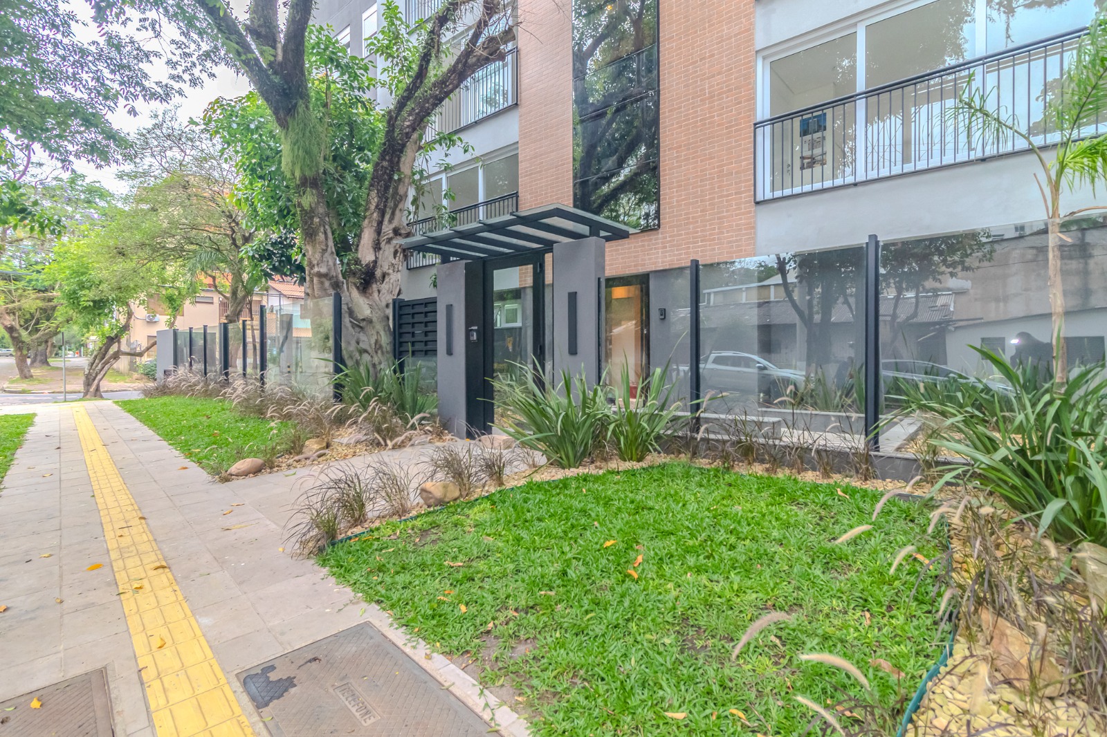Apartamento à venda com 63m², 2 quartos, 1 suíte, 1 vaga no bairro Menino Deus em Porto Alegre - Foto 3