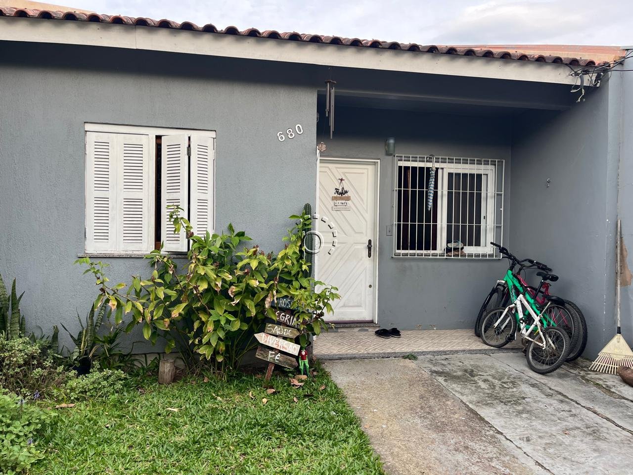 Casa à venda com 54m², 2 quartos, 2 vagas no bairro Hípica em Porto Alegre