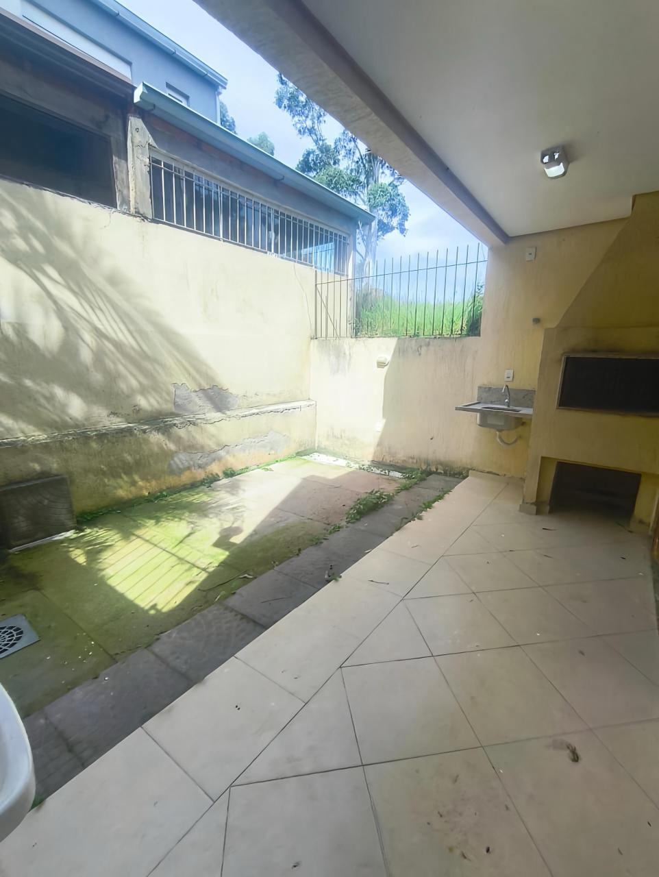 Casa à venda com 130m², 3 quartos, 1 suíte, 3 vagas no bairro Guarujá em Porto Alegre - Foto 8