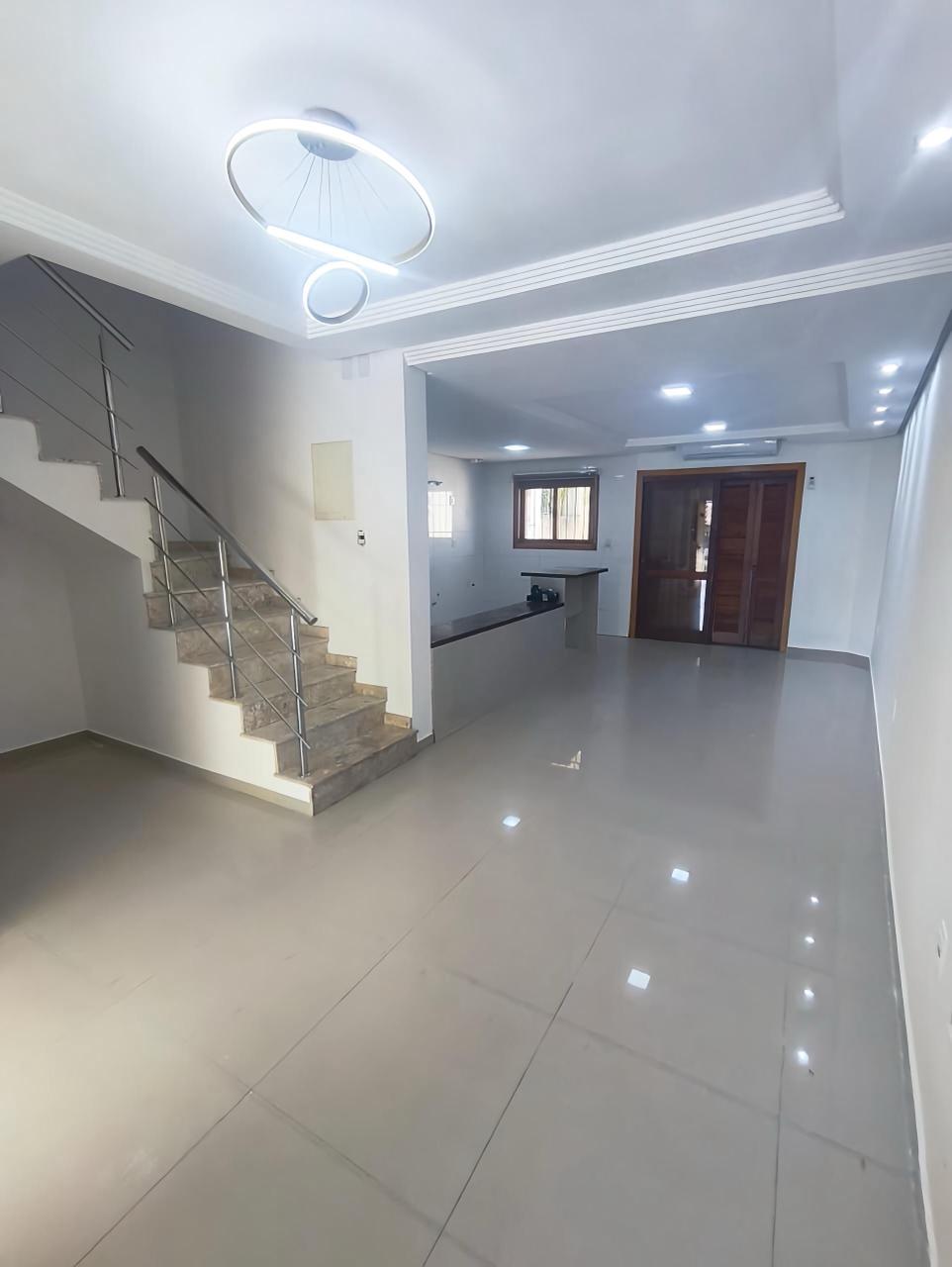 Casa à venda com 130m², 3 quartos, 1 suíte, 3 vagas no bairro Guarujá em Porto Alegre