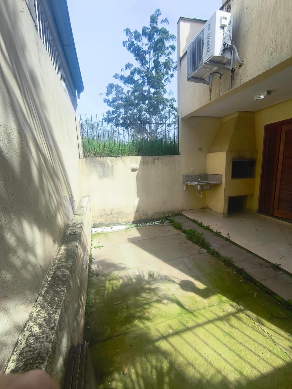 Casa à venda com 130m², 3 quartos, 1 suíte, 3 vagas no bairro Guarujá em Porto Alegre - Foto 9