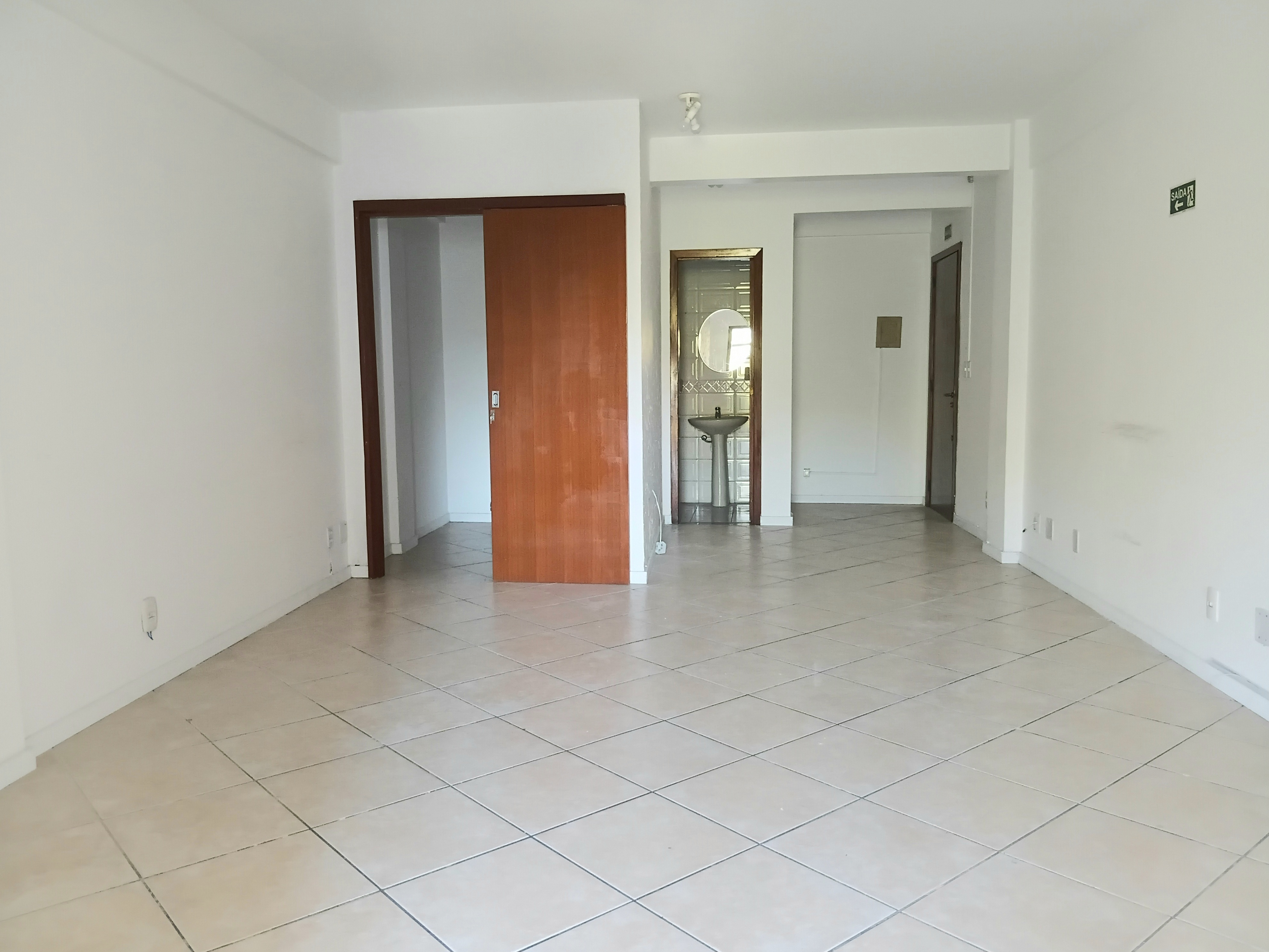Sala para alugar com 58m² no bairro Cavalhada em Porto Alegre - Foto 3