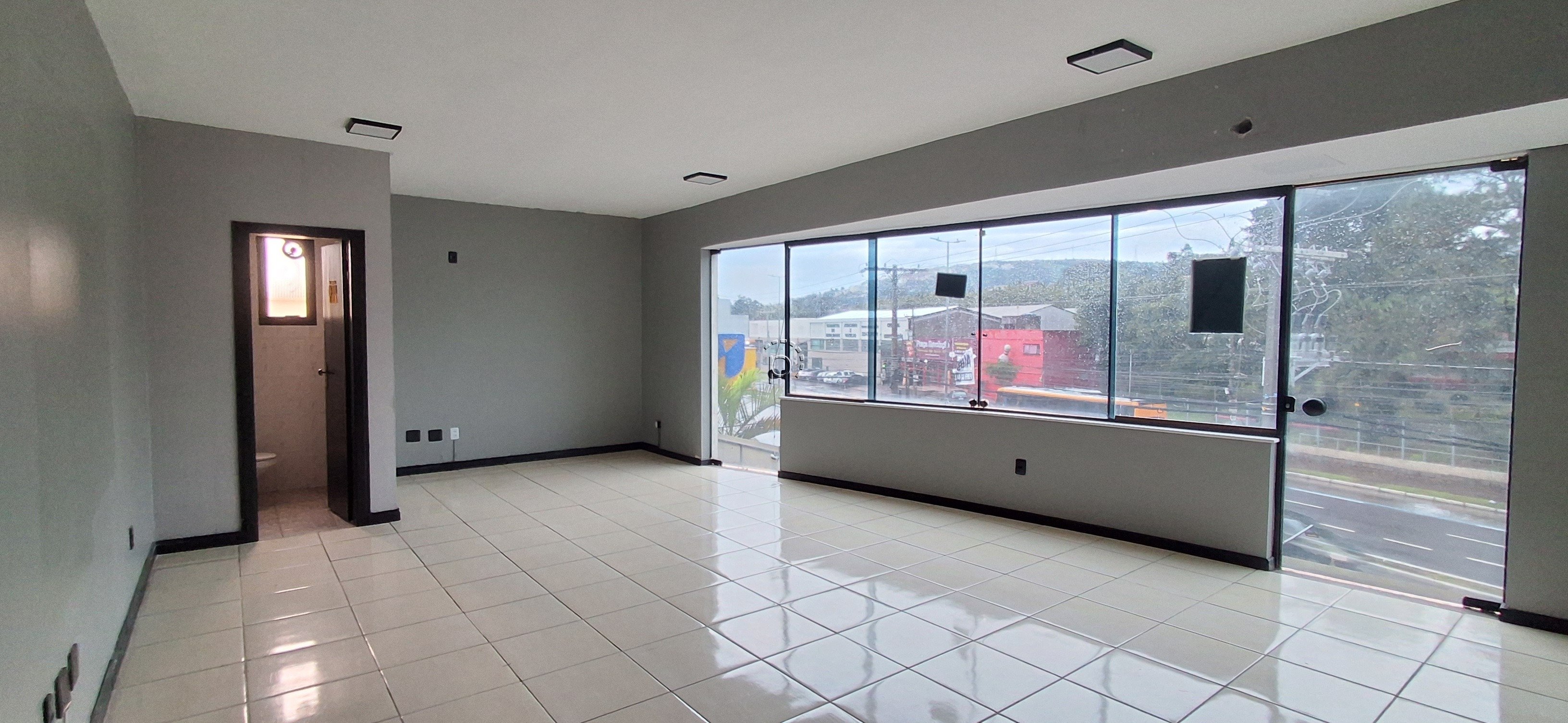 Sala para alugar com 50m² no bairro Cavalhada em Porto Alegre