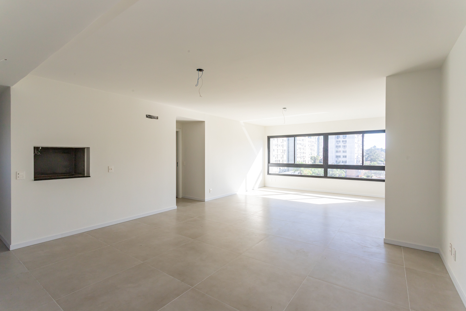 Apartamento à venda com 104m², 3 quartos, 1 suíte, 2 vagas no bairro Tristeza em Porto Alegre - Foto 2