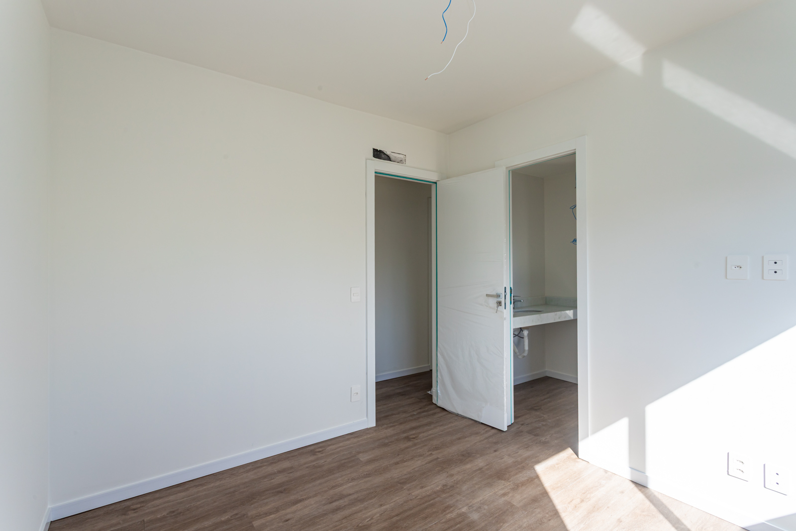 Apartamento à venda com 104m², 3 quartos, 1 suíte, 2 vagas no bairro Tristeza em Porto Alegre - Foto 15