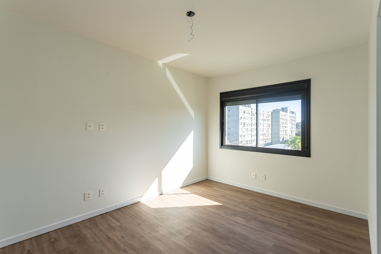 Apartamento à venda com 104m², 3 quartos, 1 suíte, 2 vagas no bairro Tristeza em Porto Alegre - Foto 18