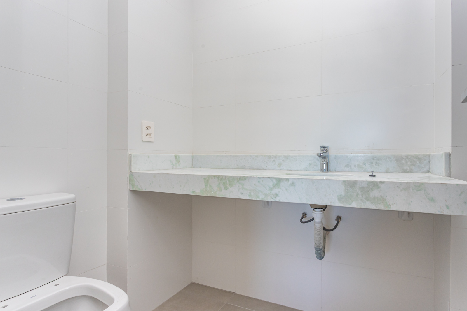 Apartamento à venda com 104m², 3 quartos, 1 suíte, 2 vagas no bairro Tristeza em Porto Alegre - Foto 24