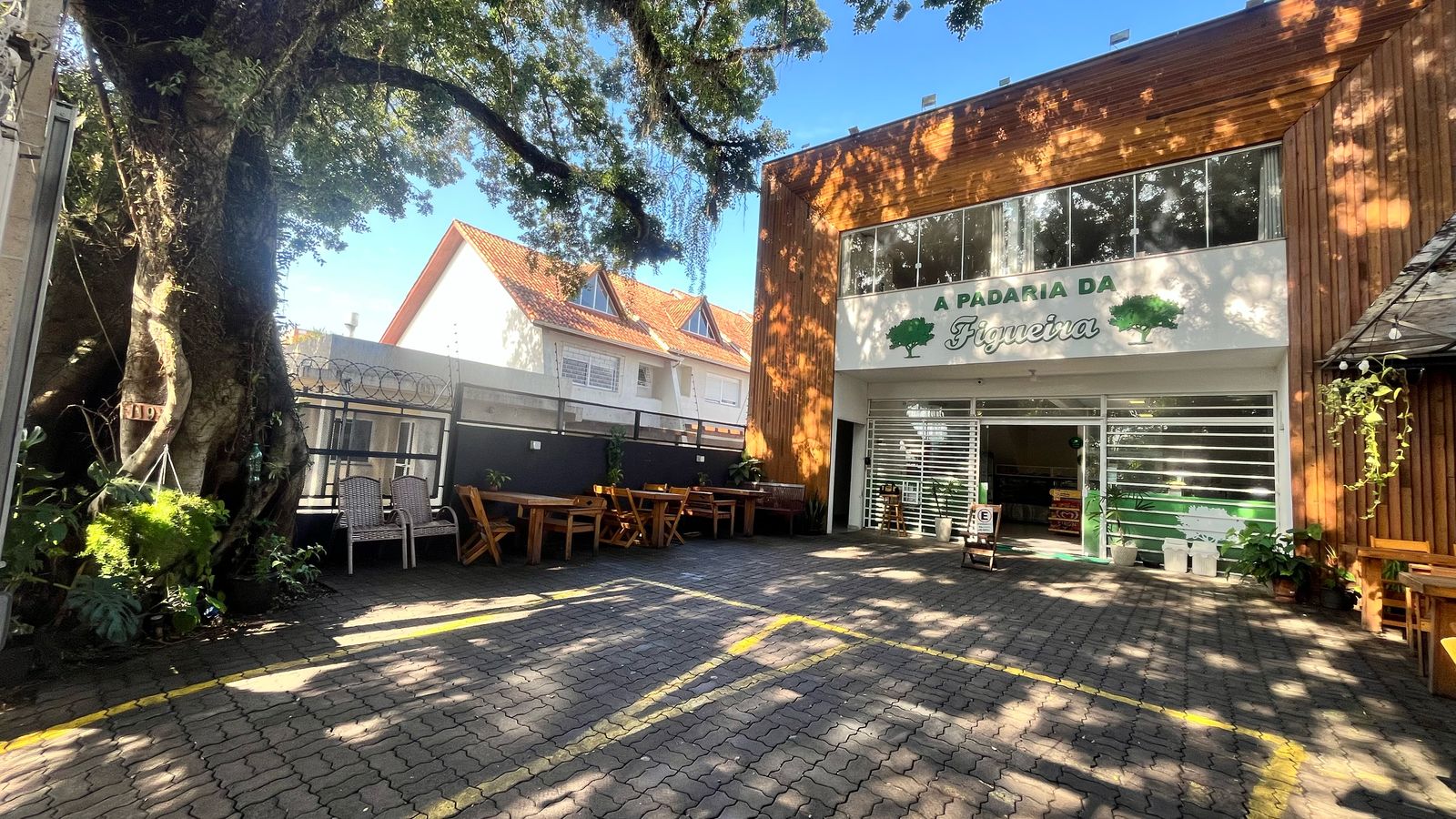 Prédio Comercial à venda com 362m², 4 quartos, 4 suítes, 6 vagas no bairro Tristeza em Porto Alegre - Foto 3