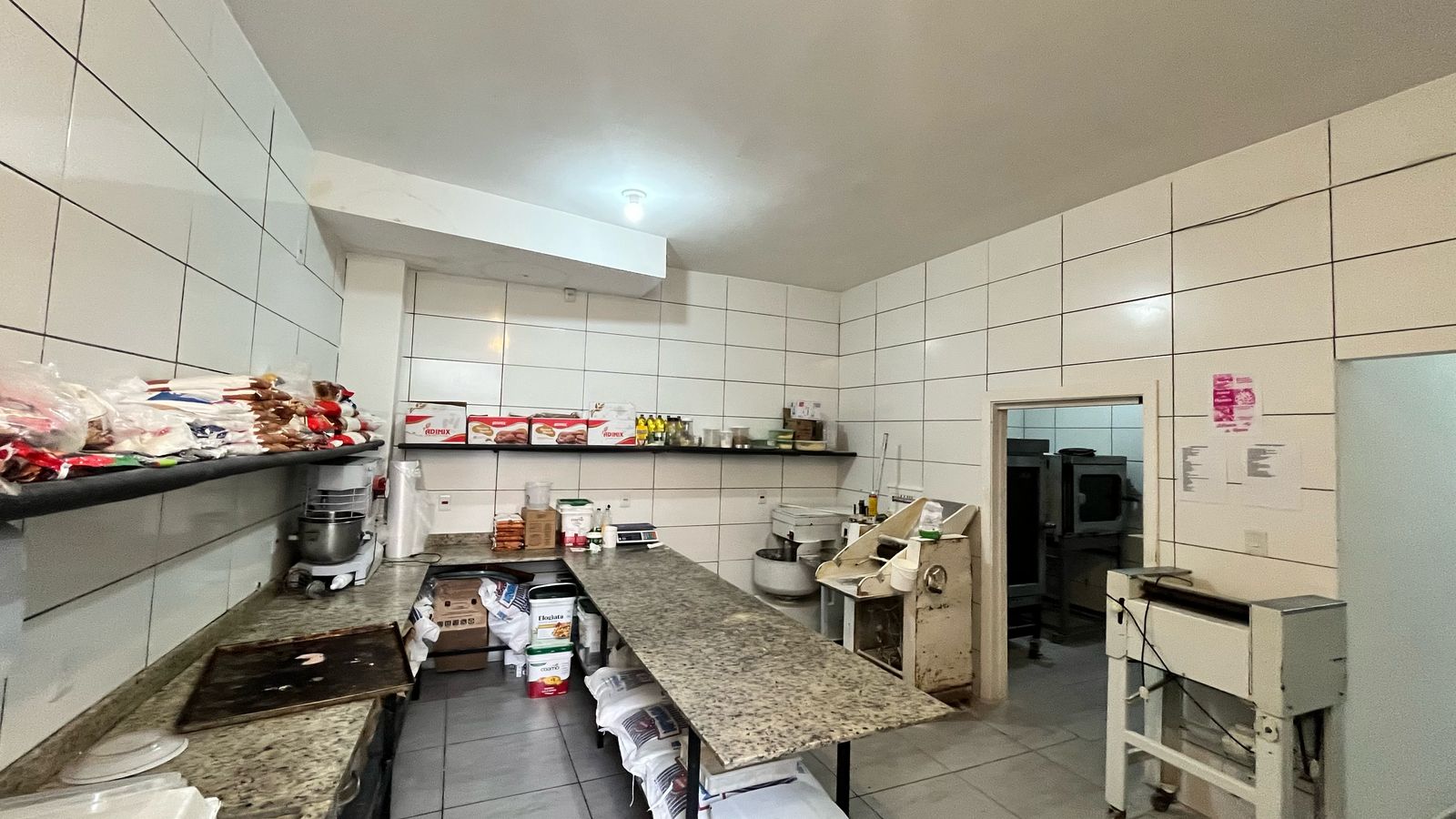 Prédio Comercial à venda com 362m², 4 quartos, 4 suítes, 6 vagas no bairro Tristeza em Porto Alegre - Foto 15