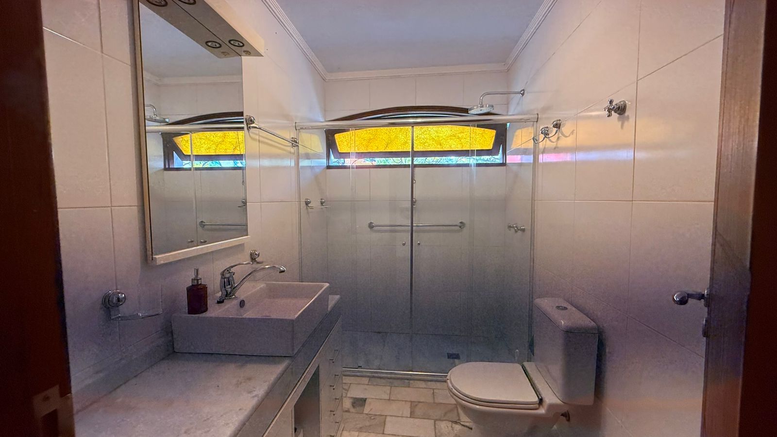 Casa à venda com 410m², 3 quartos, 3 suítes, 2 vagas no bairro Jardim Isabel em Porto Alegre - Foto 17