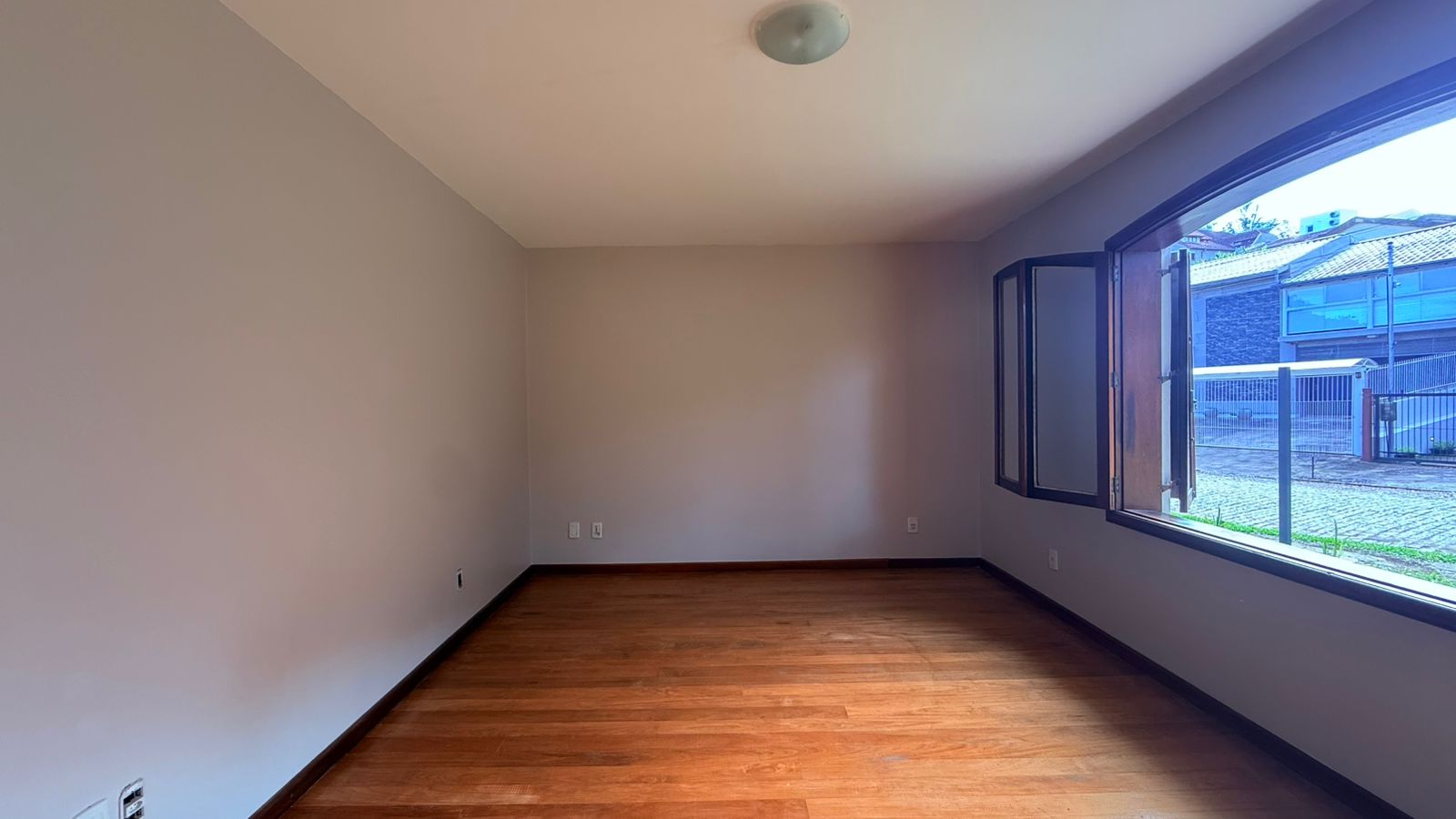 Casa à venda com 410m², 3 quartos, 3 suítes, 2 vagas no bairro Jardim Isabel em Porto Alegre - Foto 12