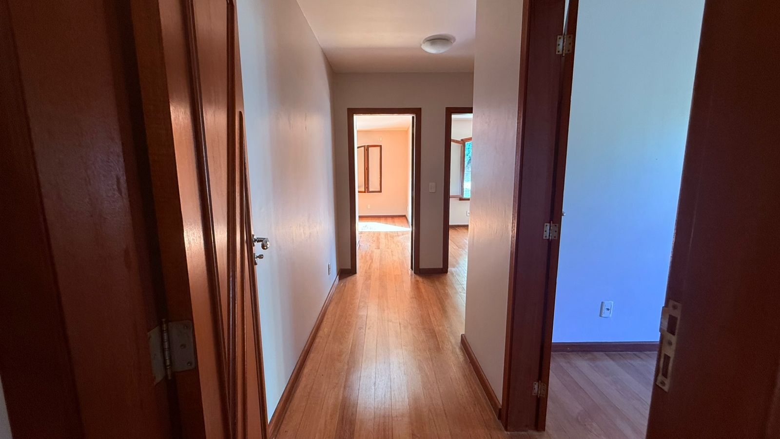 Casa à venda com 410m², 3 quartos, 3 suítes, 2 vagas no bairro Jardim Isabel em Porto Alegre - Foto 11
